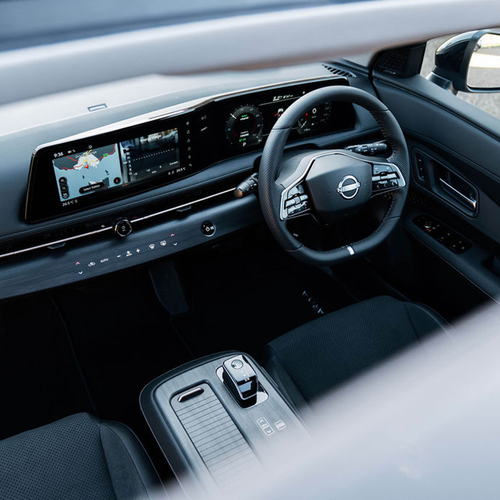 2025  2025 Nissan Ariya Advance Plus Interior