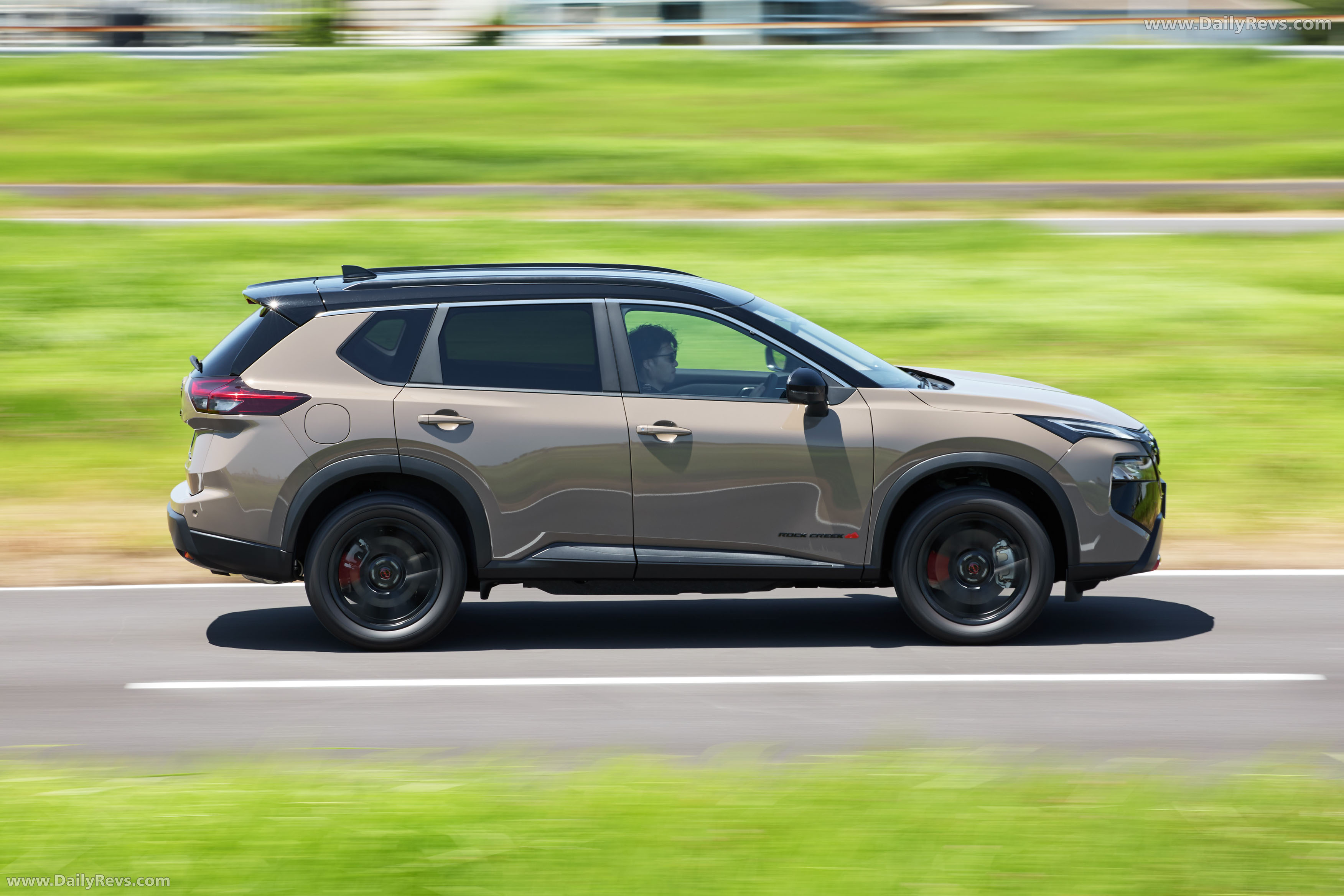 2025 Nissan X-Trail Rock Creek Side View