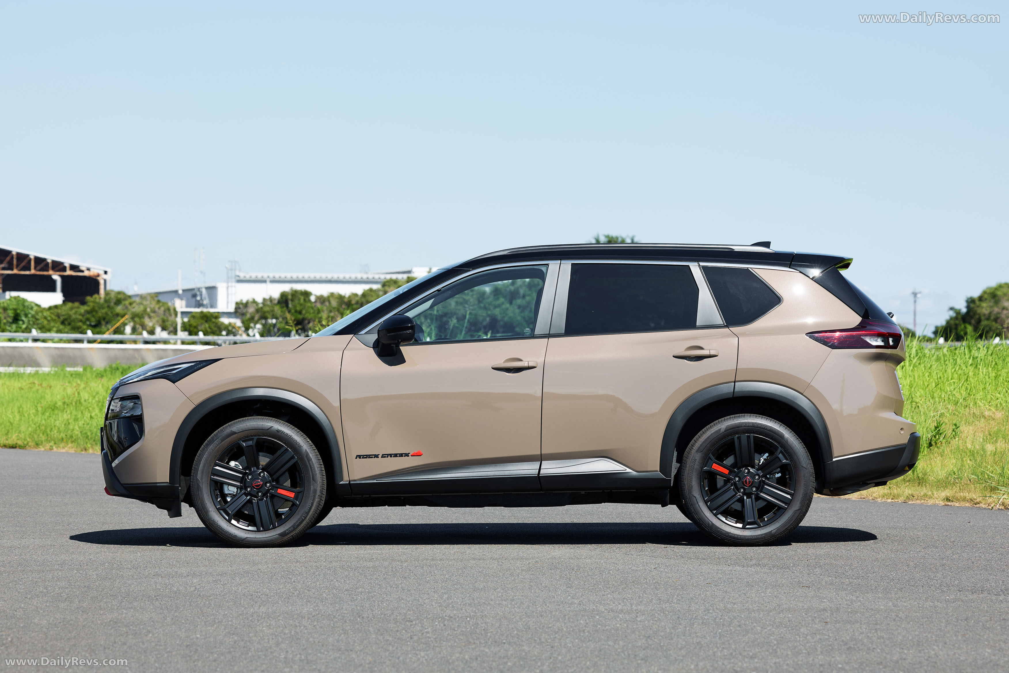 2025 Nissan X-Trail Rock Creek Side View