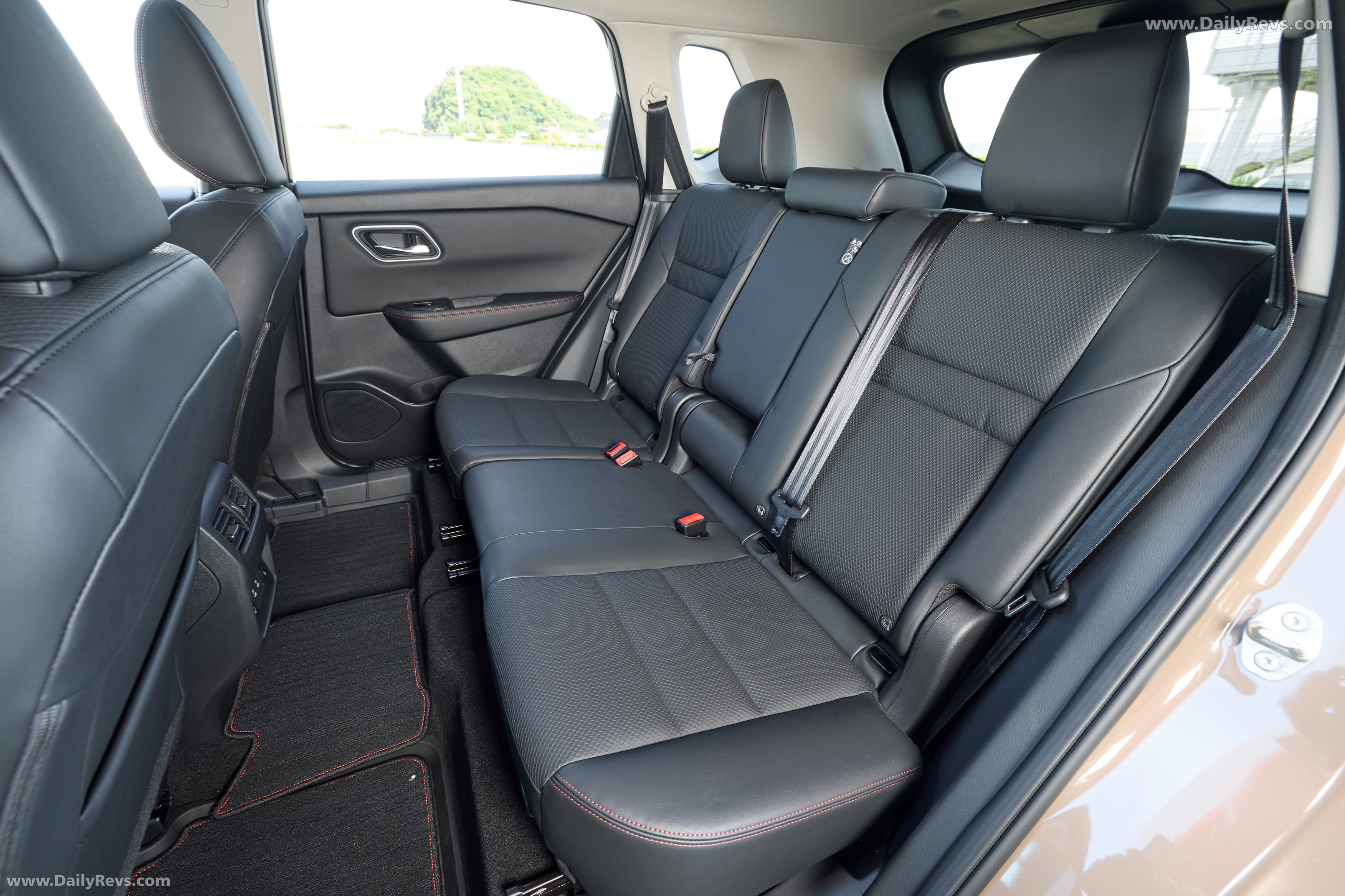 2025 Nissan X-Trail Rock Creek Interior