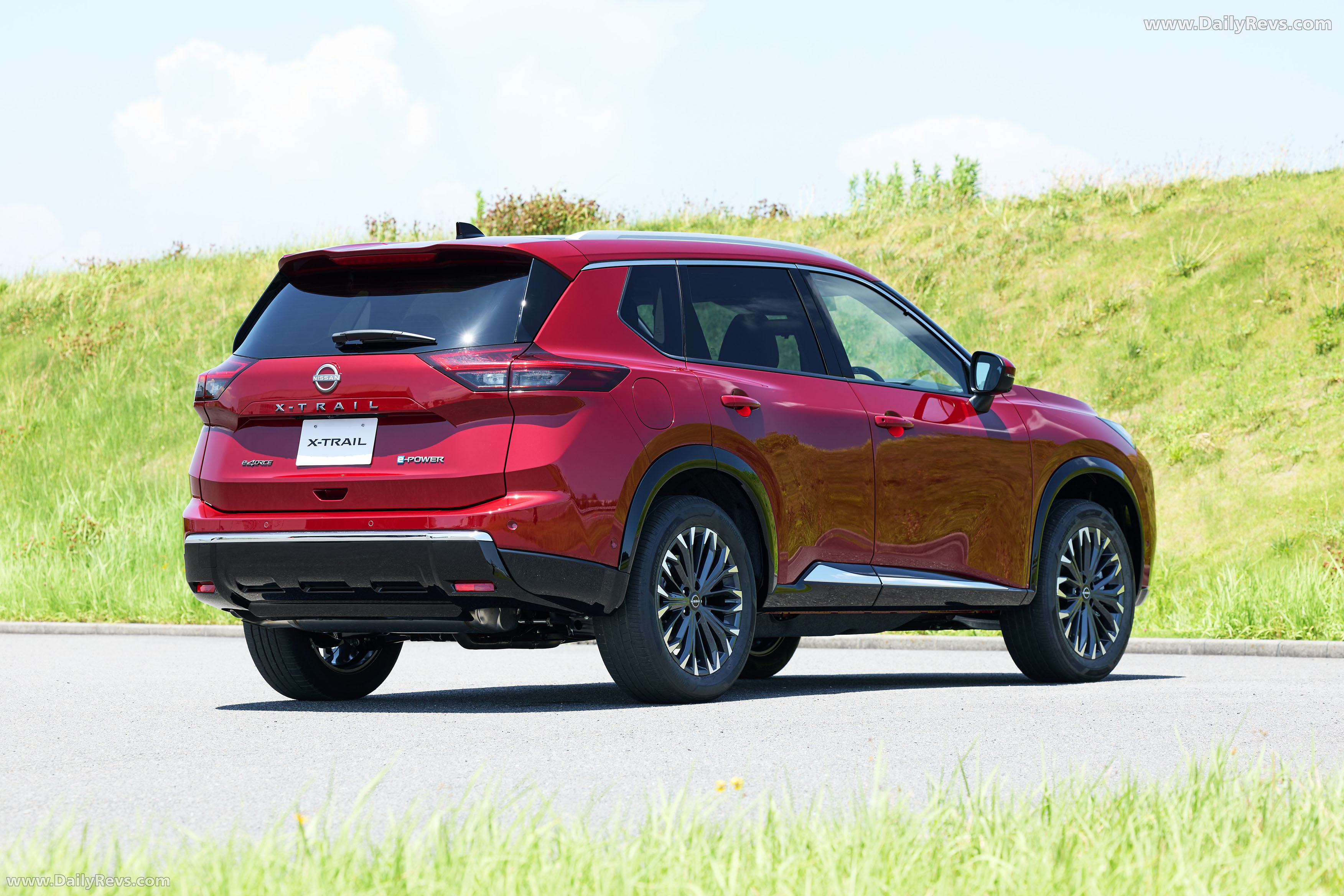 2025 Nissan X-Trail e-Power Rear View
