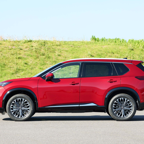 2025 Nissan X-Trail e-Power Side View
