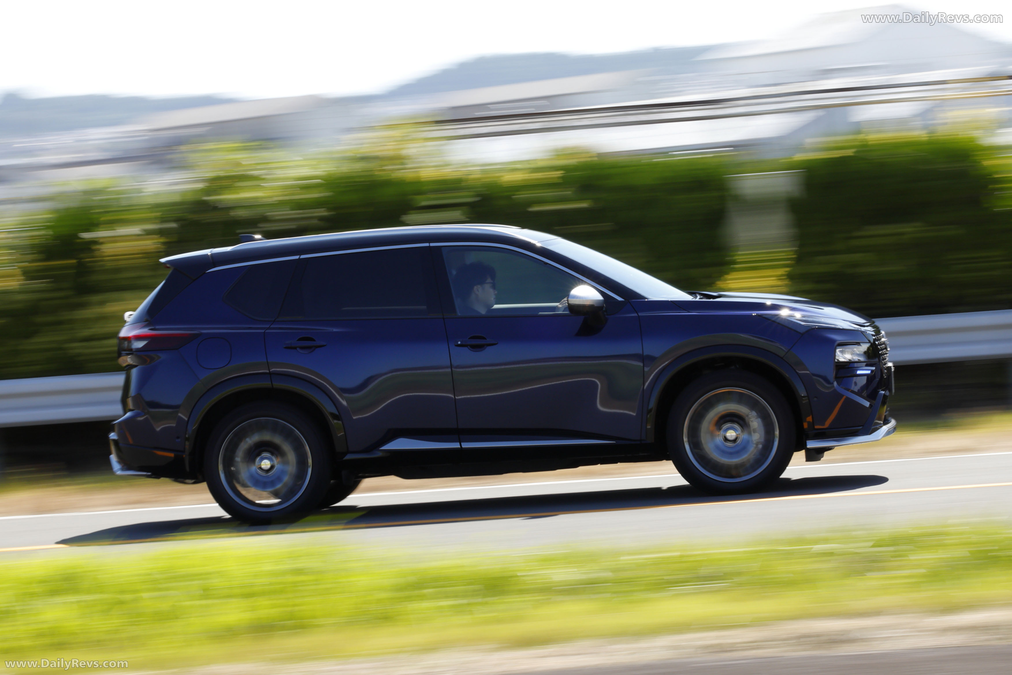 2025 Nissan X-Trail Autech Sports Spec Side View