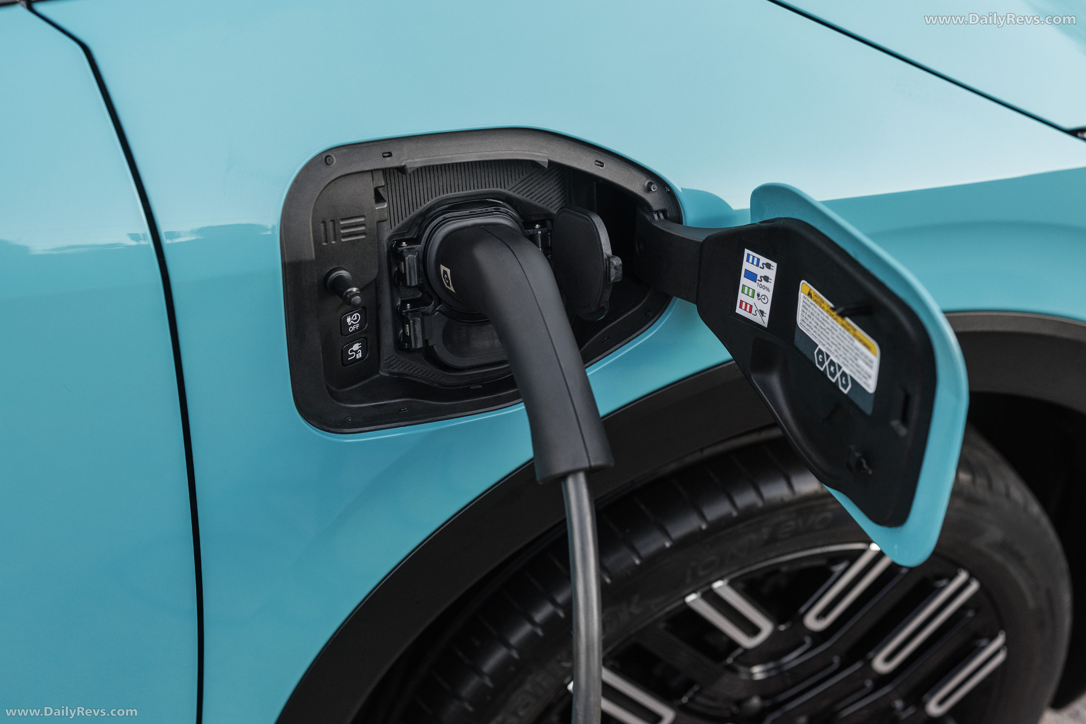 2026 Nissan Leaf EV European Version Exterior