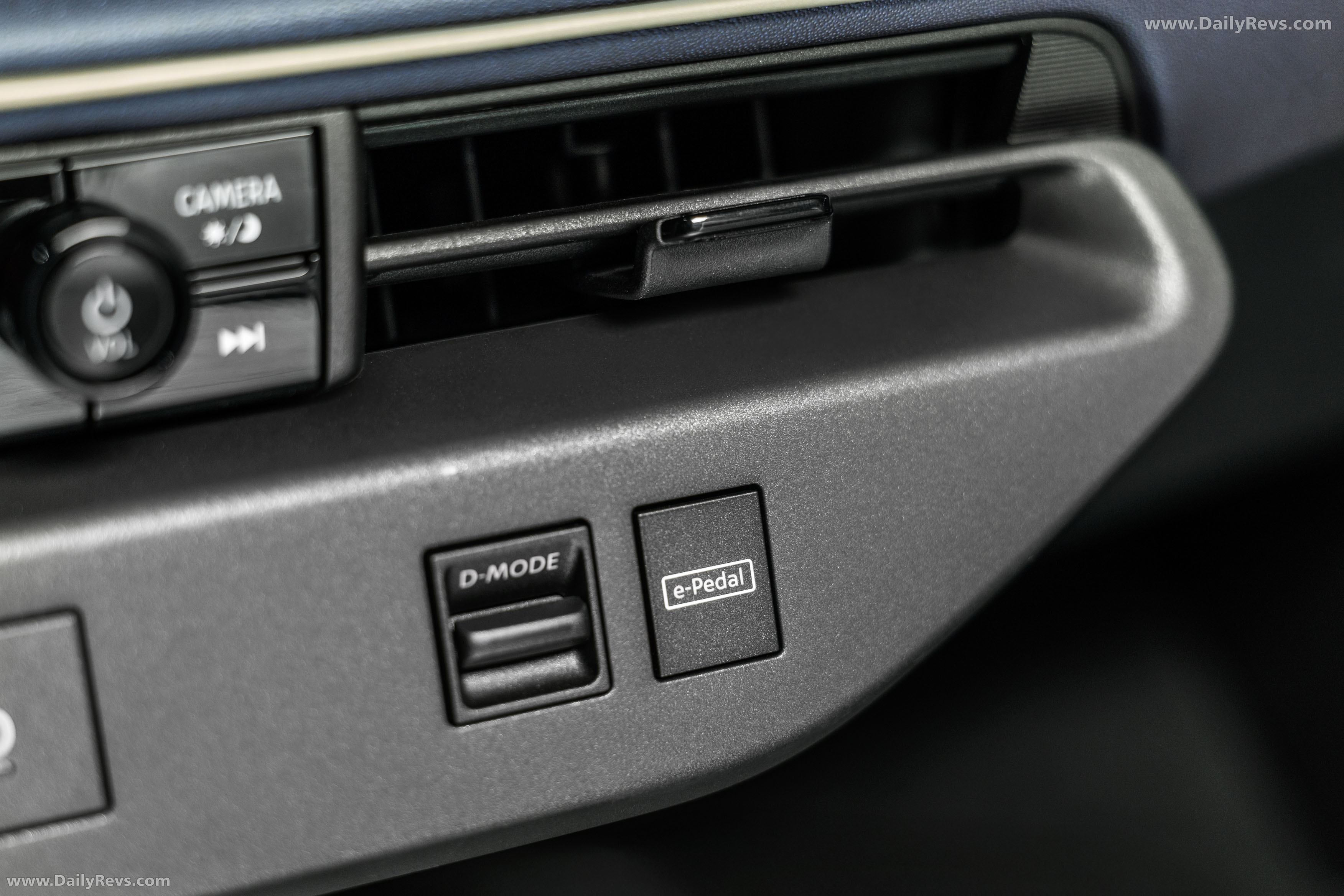 2026 Nissan Leaf EV European Version Interior