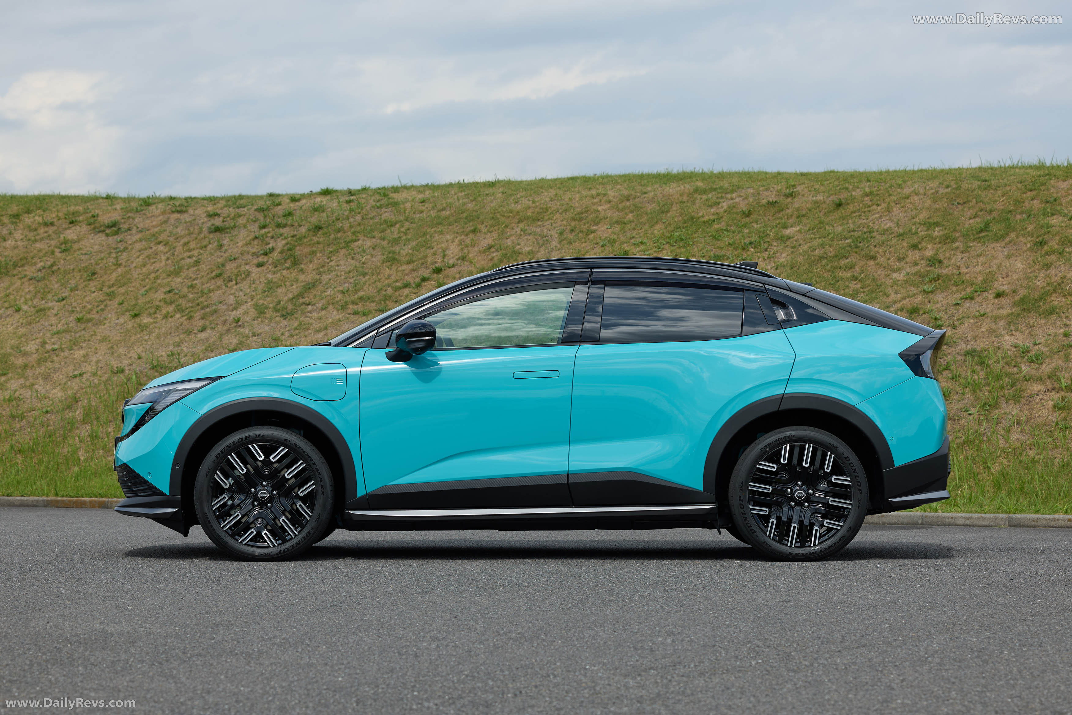 2026 Nissan Leaf EV Japanese Version Side View
