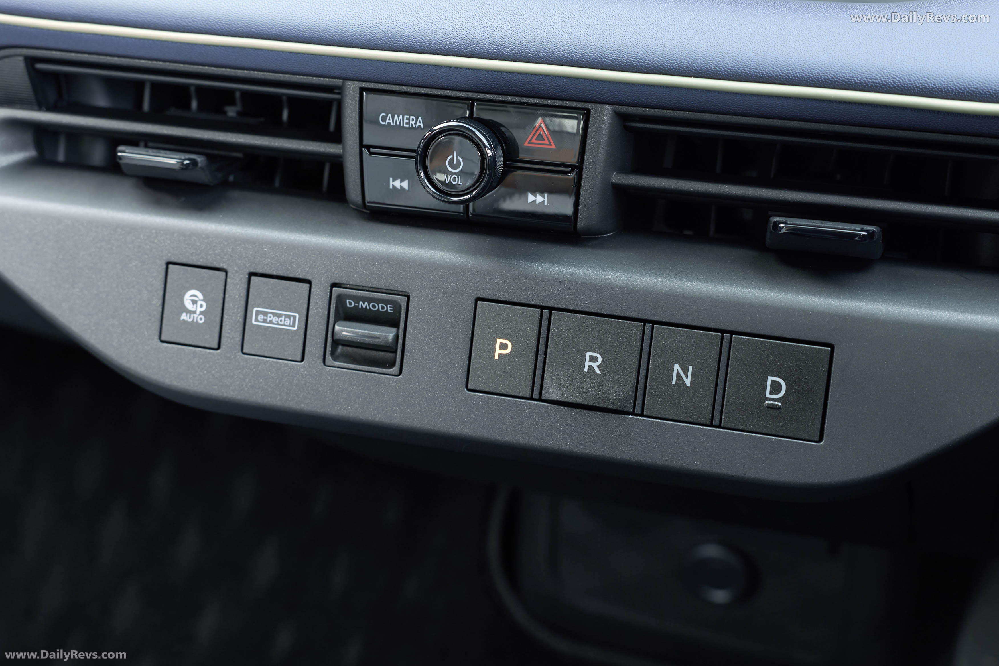 2026 Nissan Leaf EV Autech Japanese Version Interior