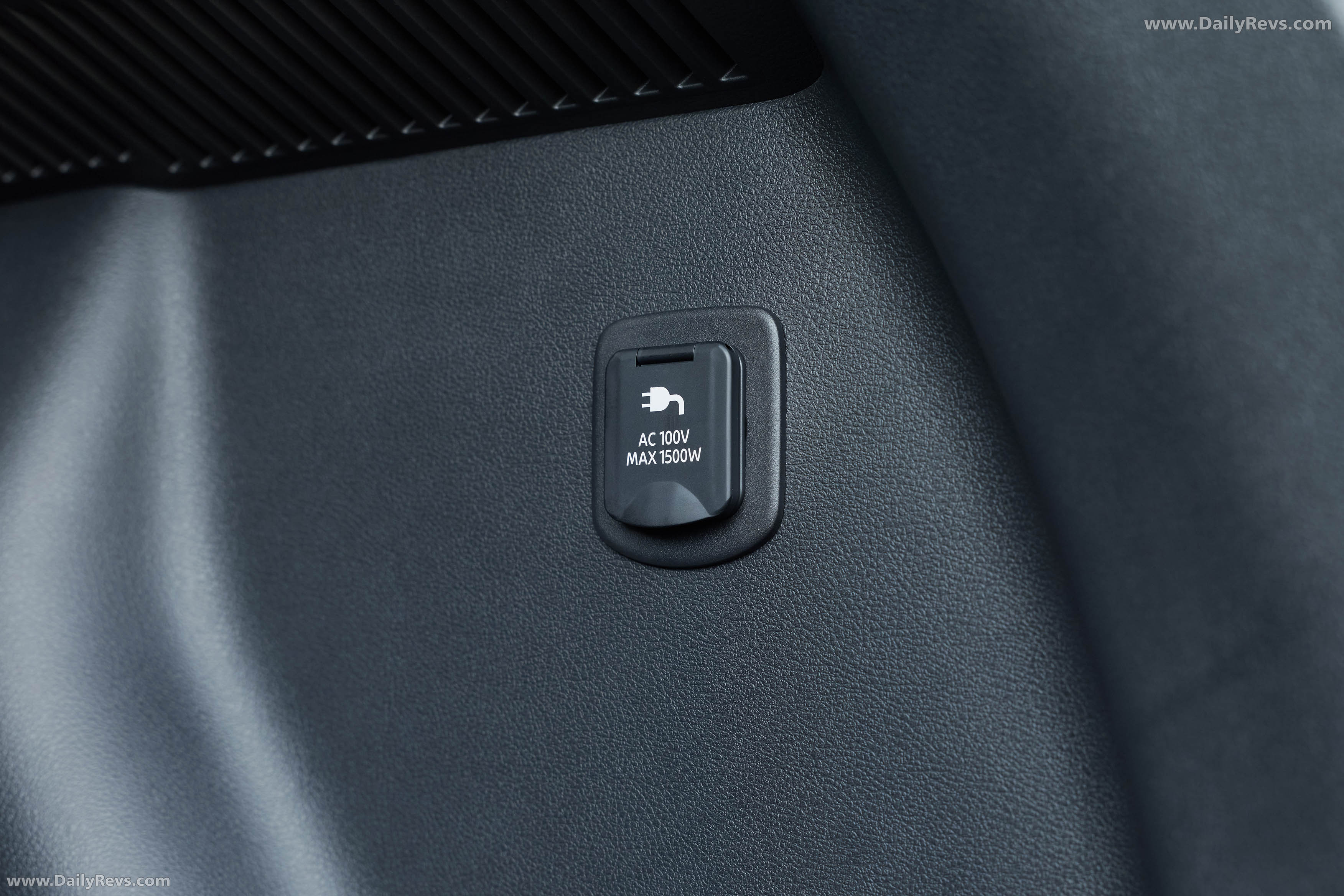 2026 Nissan Leaf EV Autech Japanese Version Interior