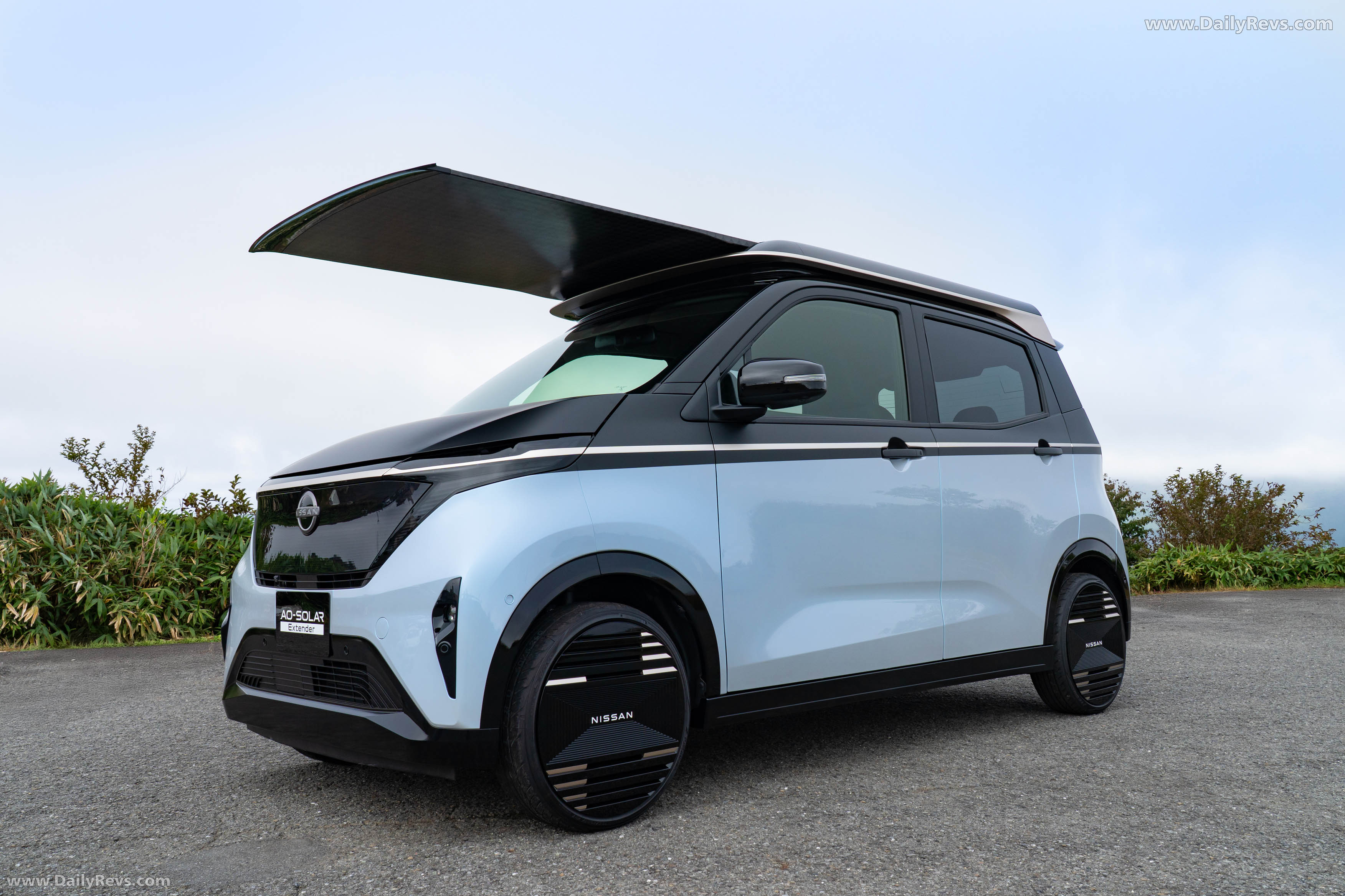 2025 Nissan Sakura Ao-Solar Extender Front View