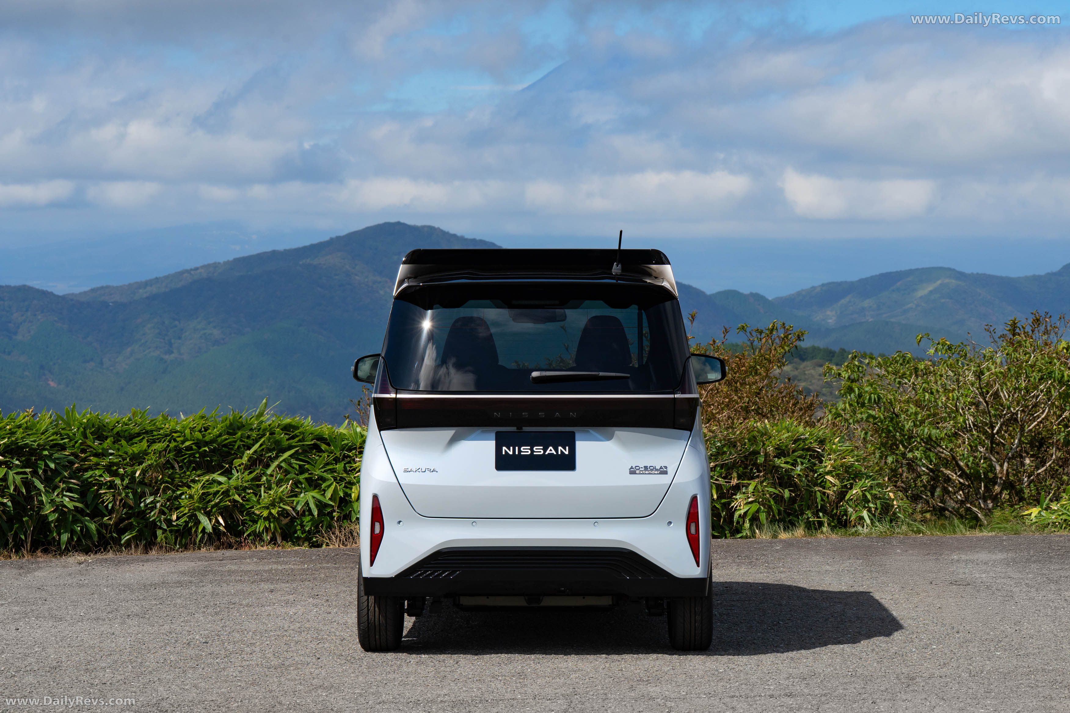 2025 Nissan Sakura Ao-Solar Extender Rear View