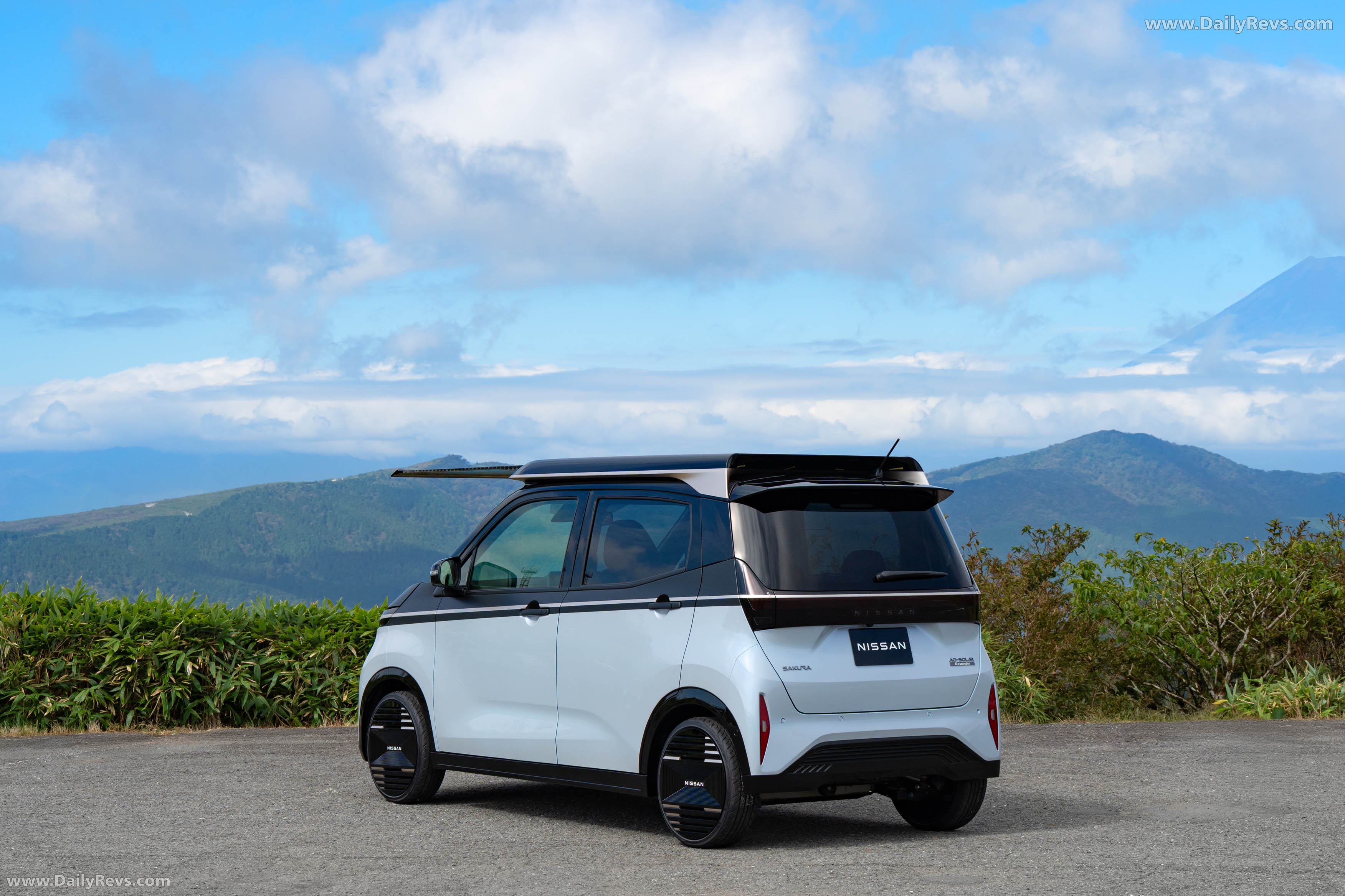 2025 Nissan Sakura Ao-Solar Extender Rear View