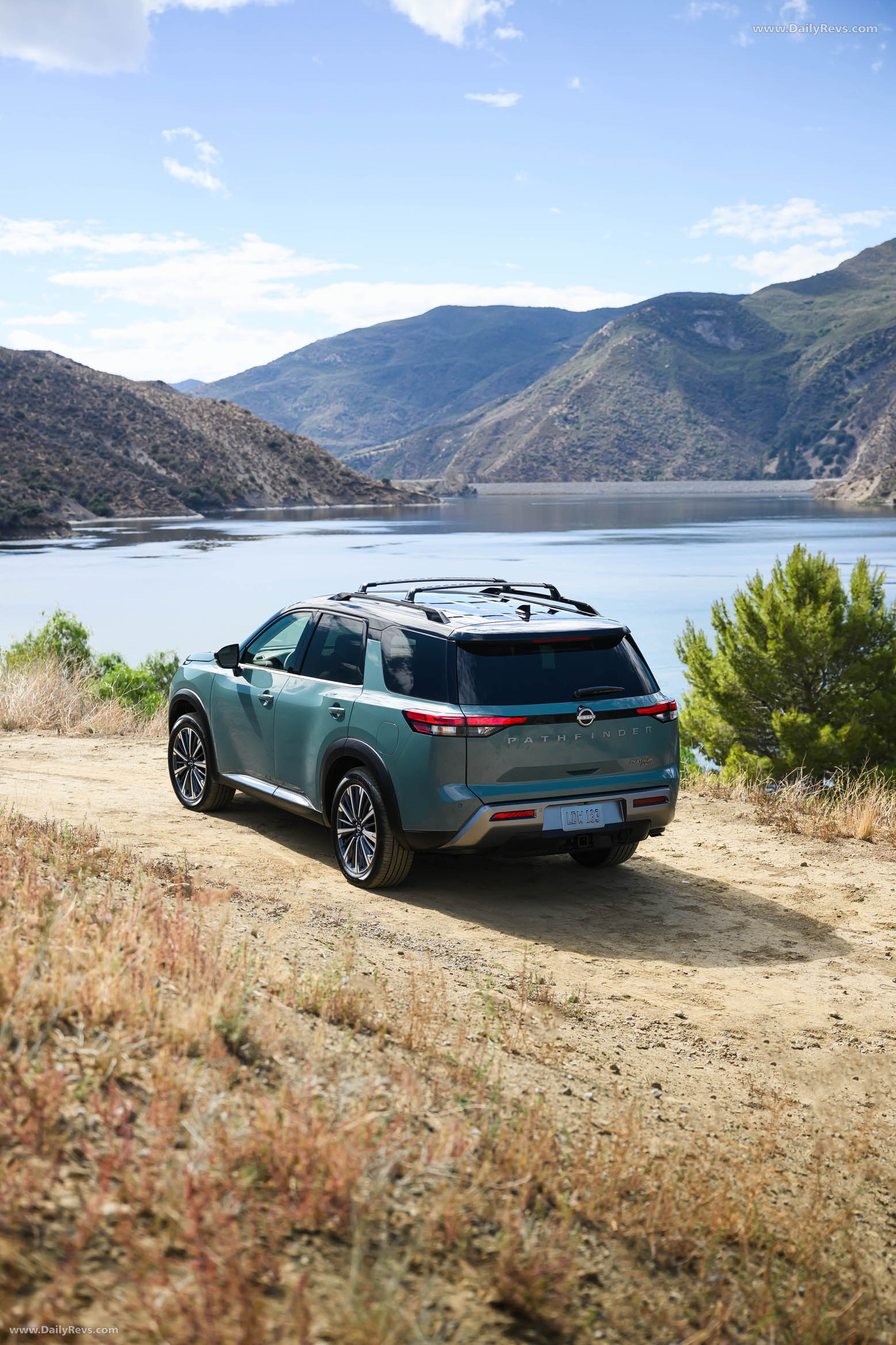 2026 Nissan Pathfinder Rear View
