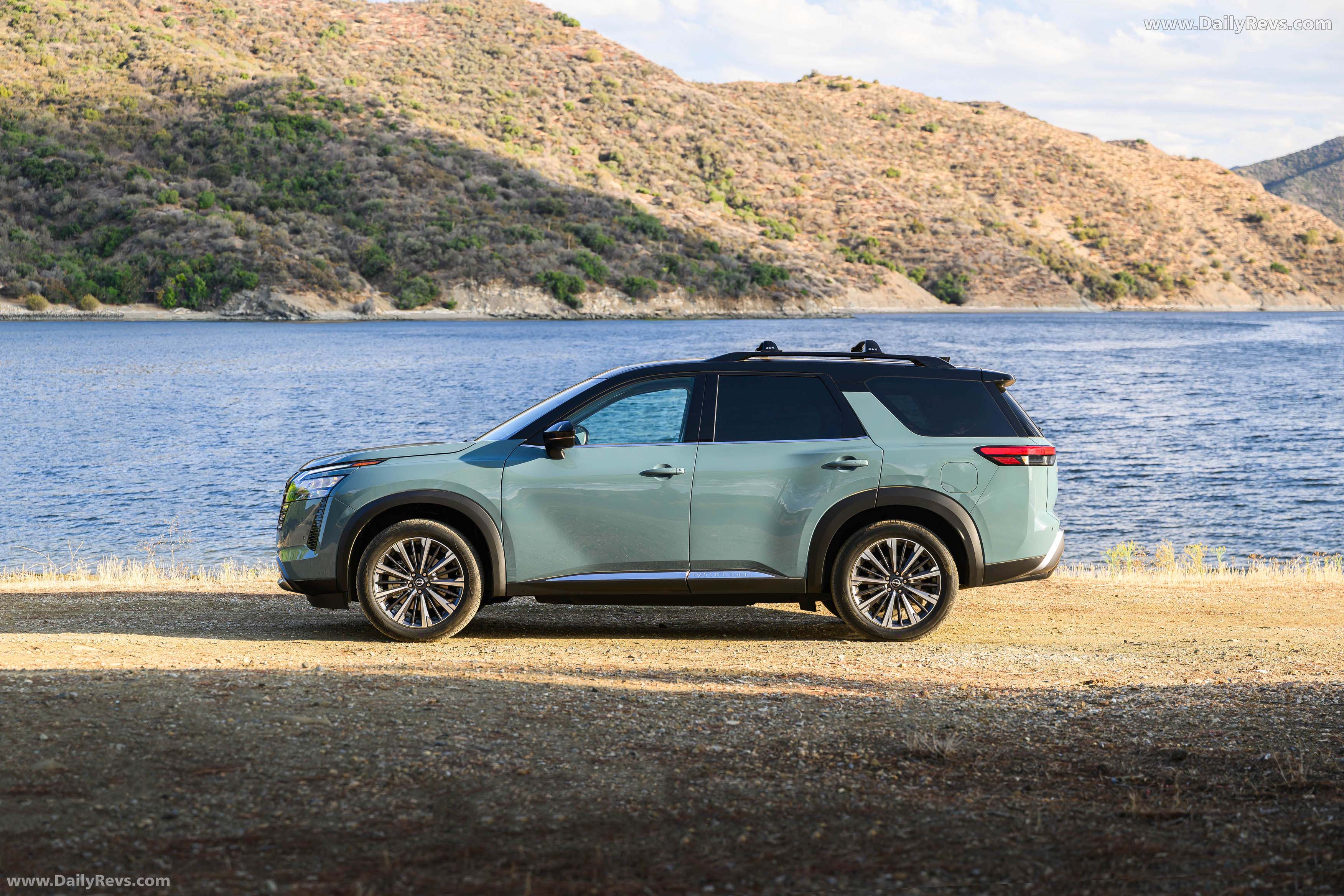 2026 Nissan Pathfinder Side View