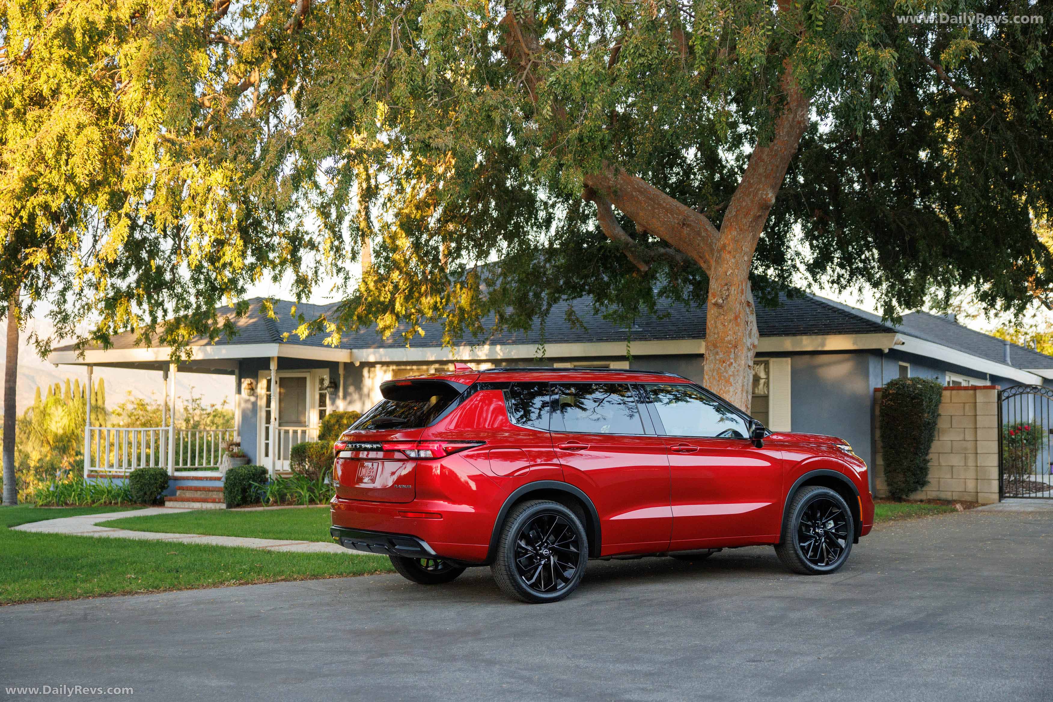 2026 Nissan Rogue Plug-in Hybrid Rear View
