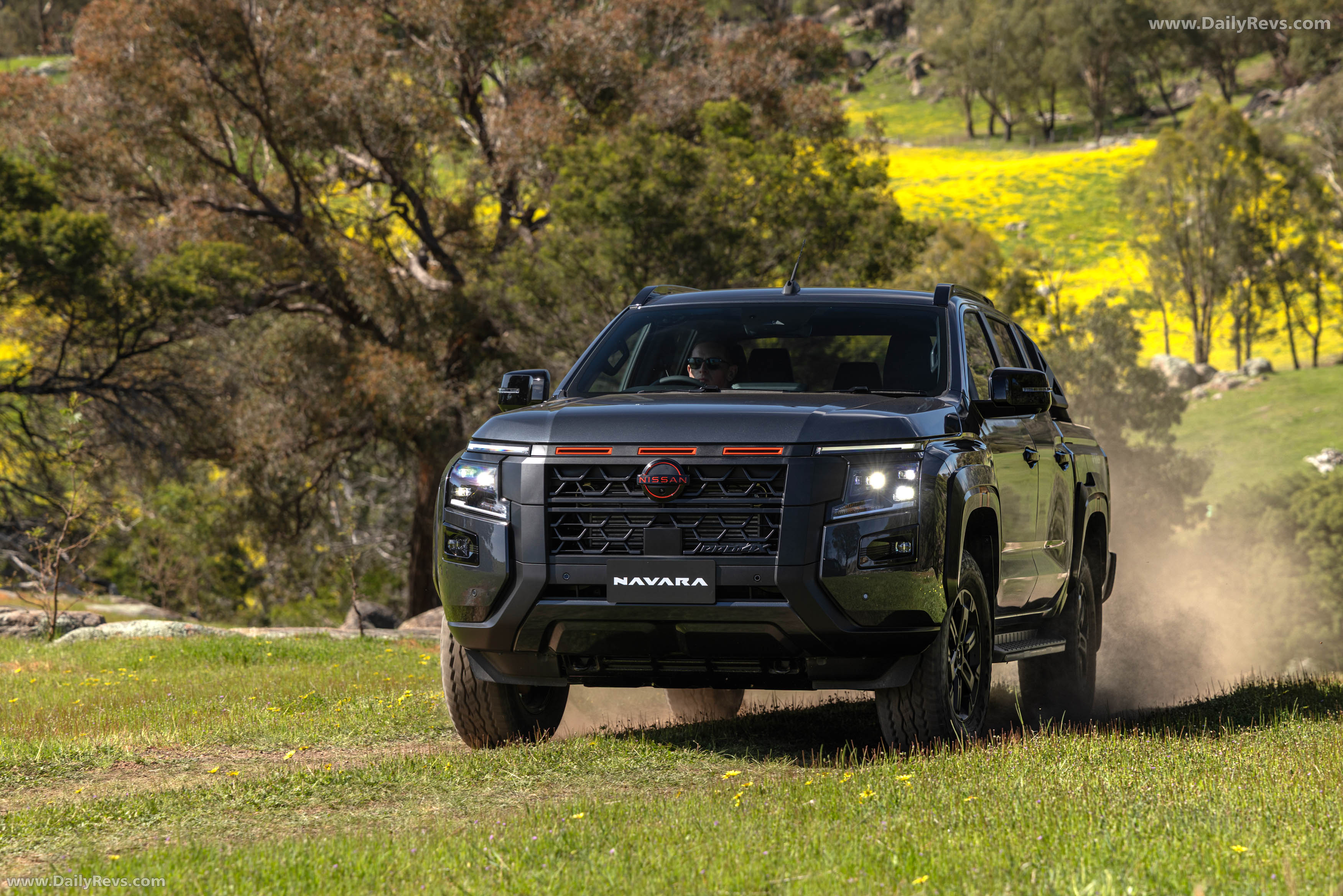 2026 Nissan Navara PRO-4X Front View