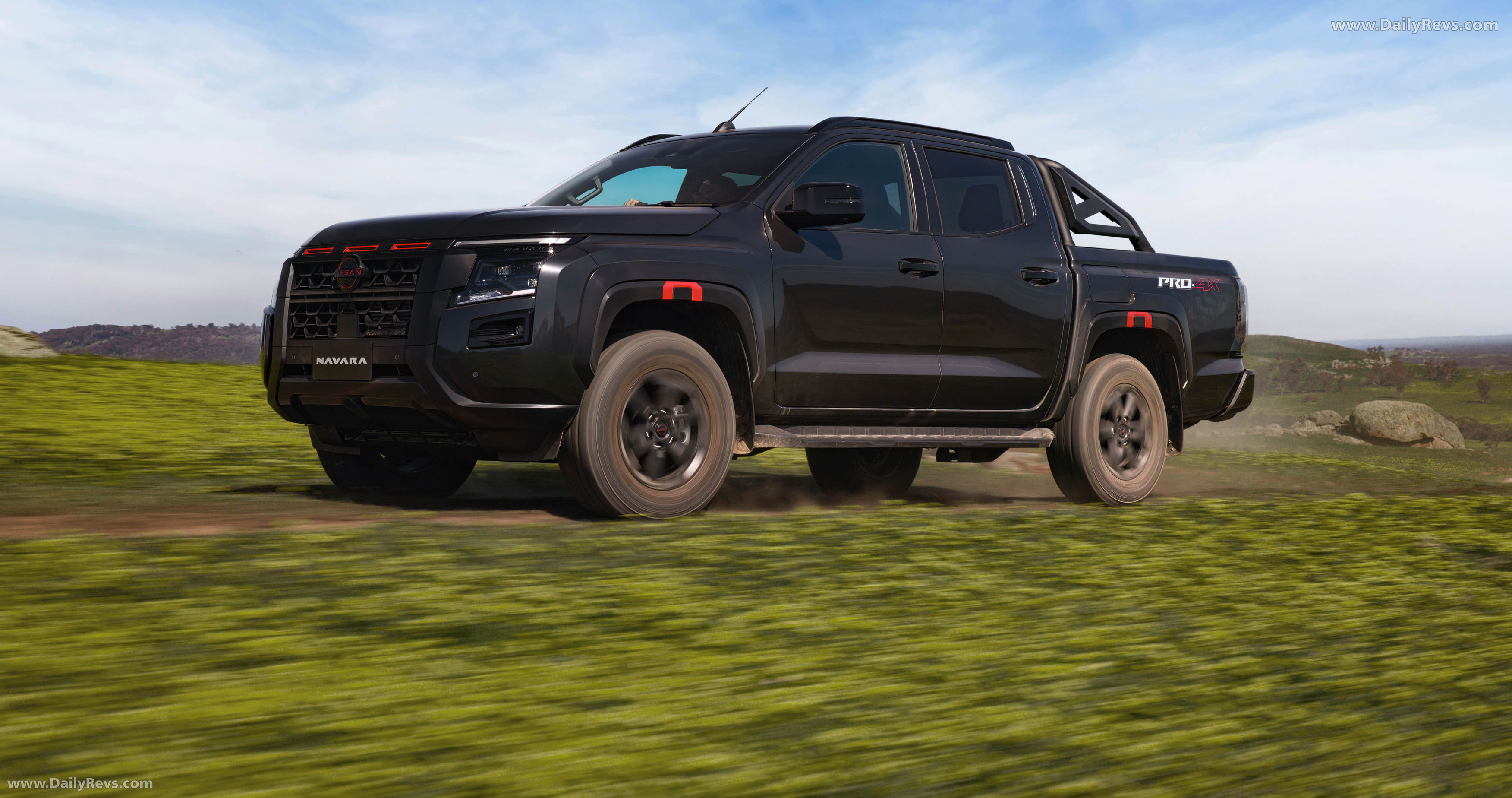2026 Nissan Navara PRO-4X Front View