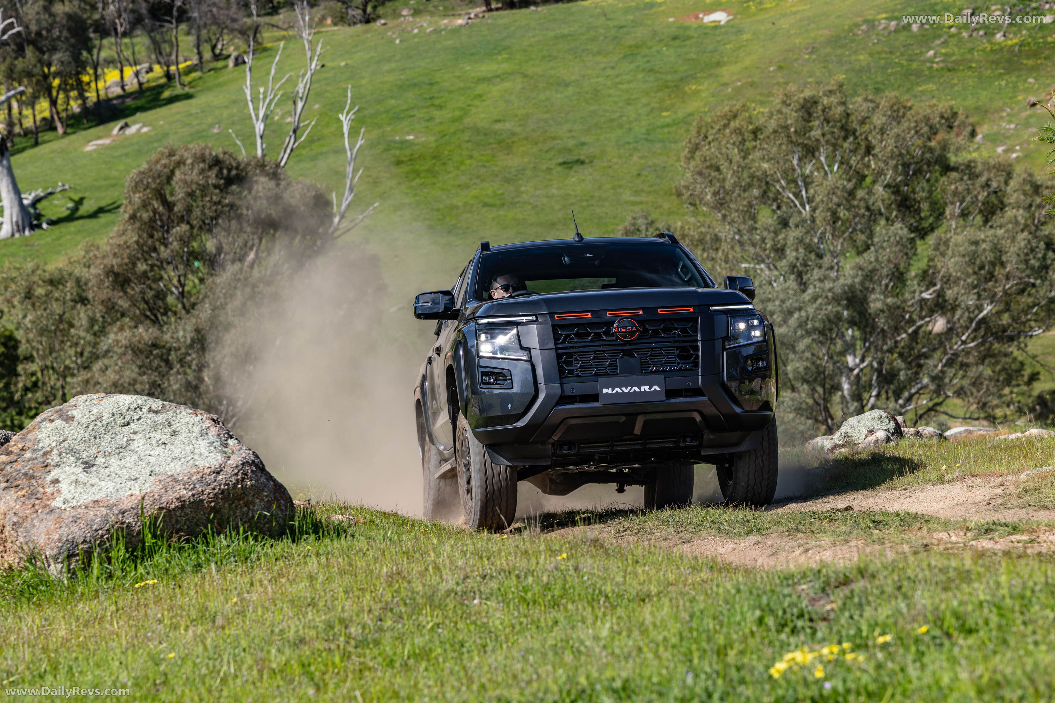 2026 Nissan Navara PRO-4X Front View