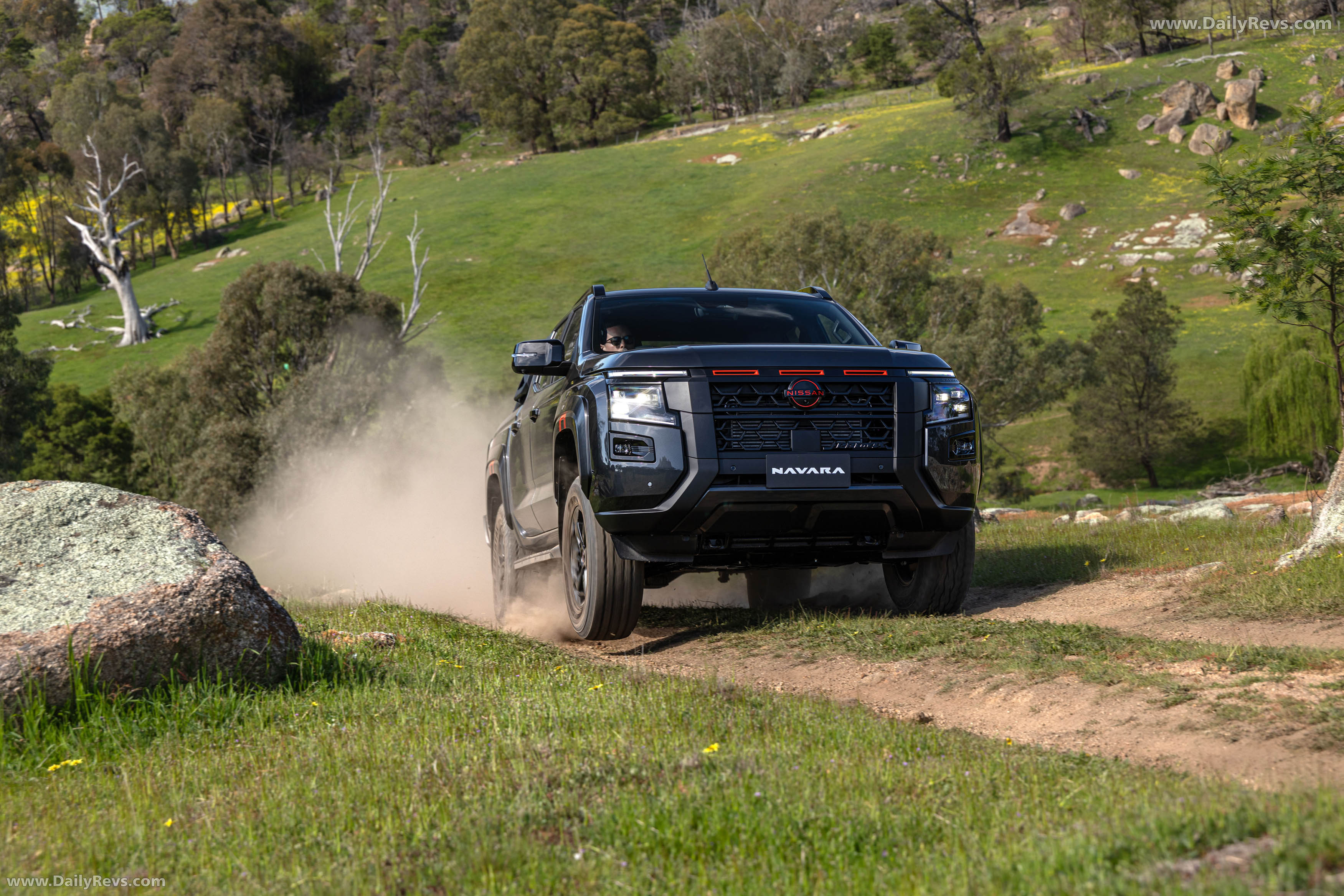2026 Nissan Navara PRO-4X Front View