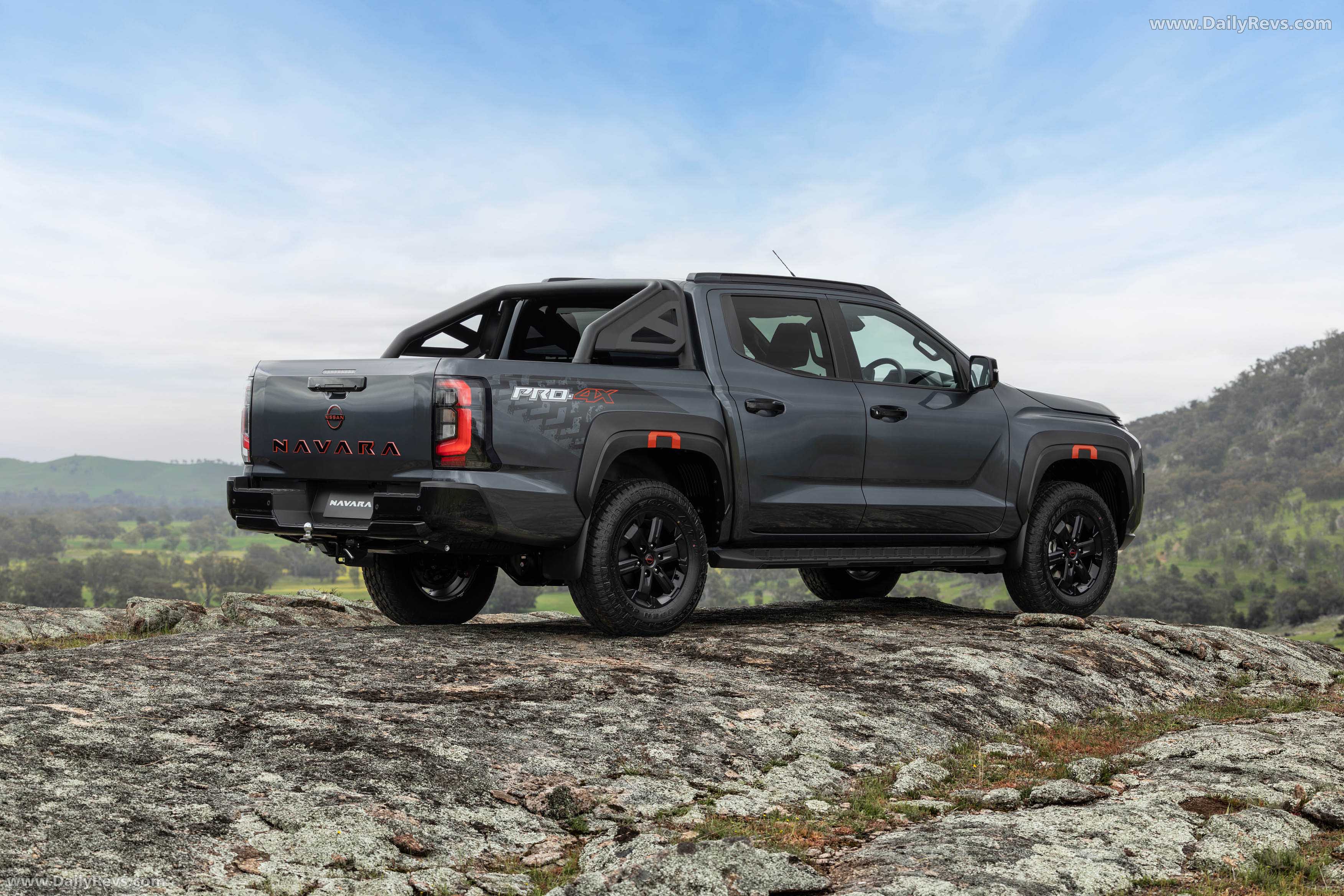 2026 Nissan Navara PRO-4X Rear View
