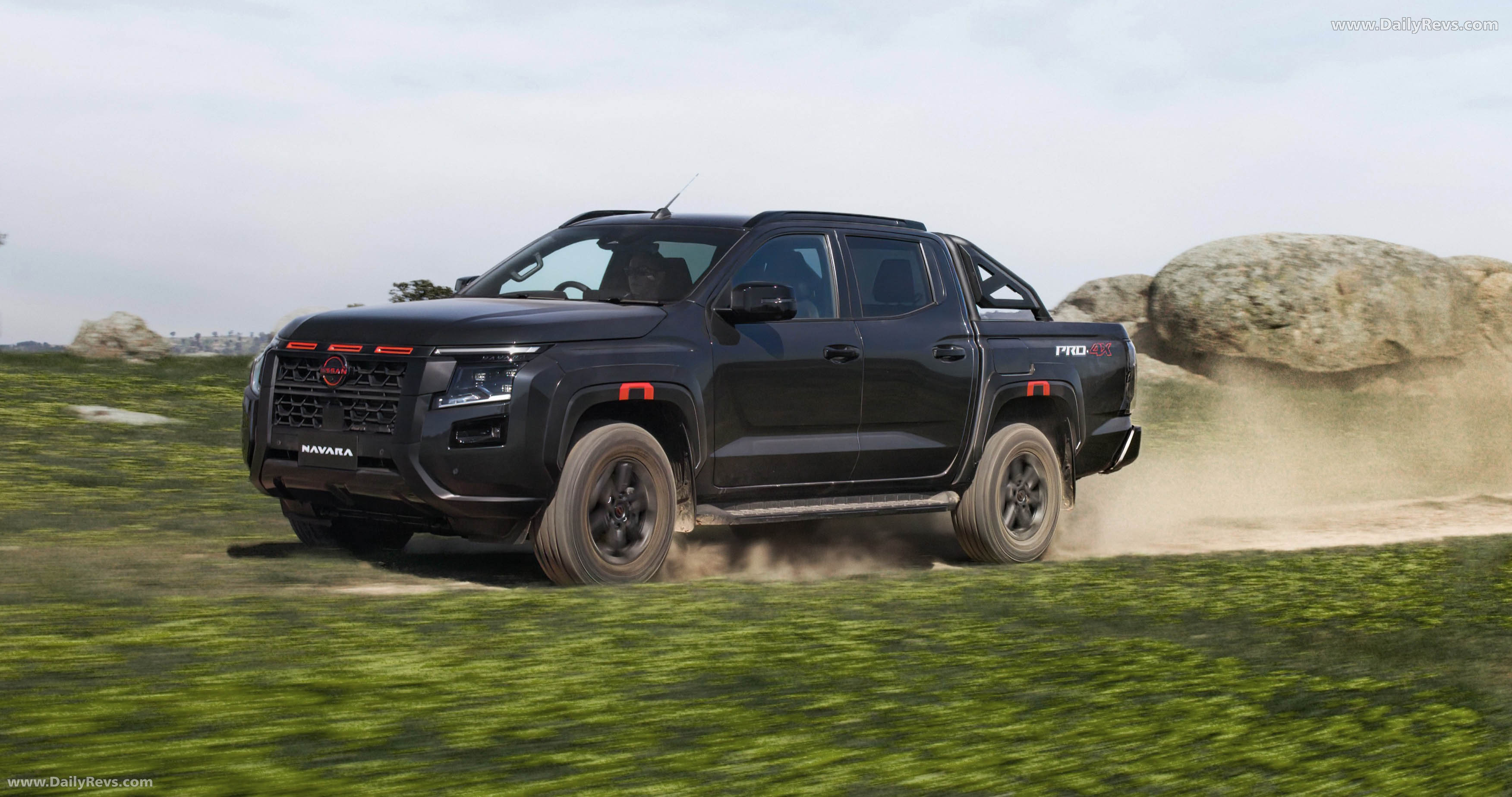 2026 Nissan Navara PRO-4X Side View