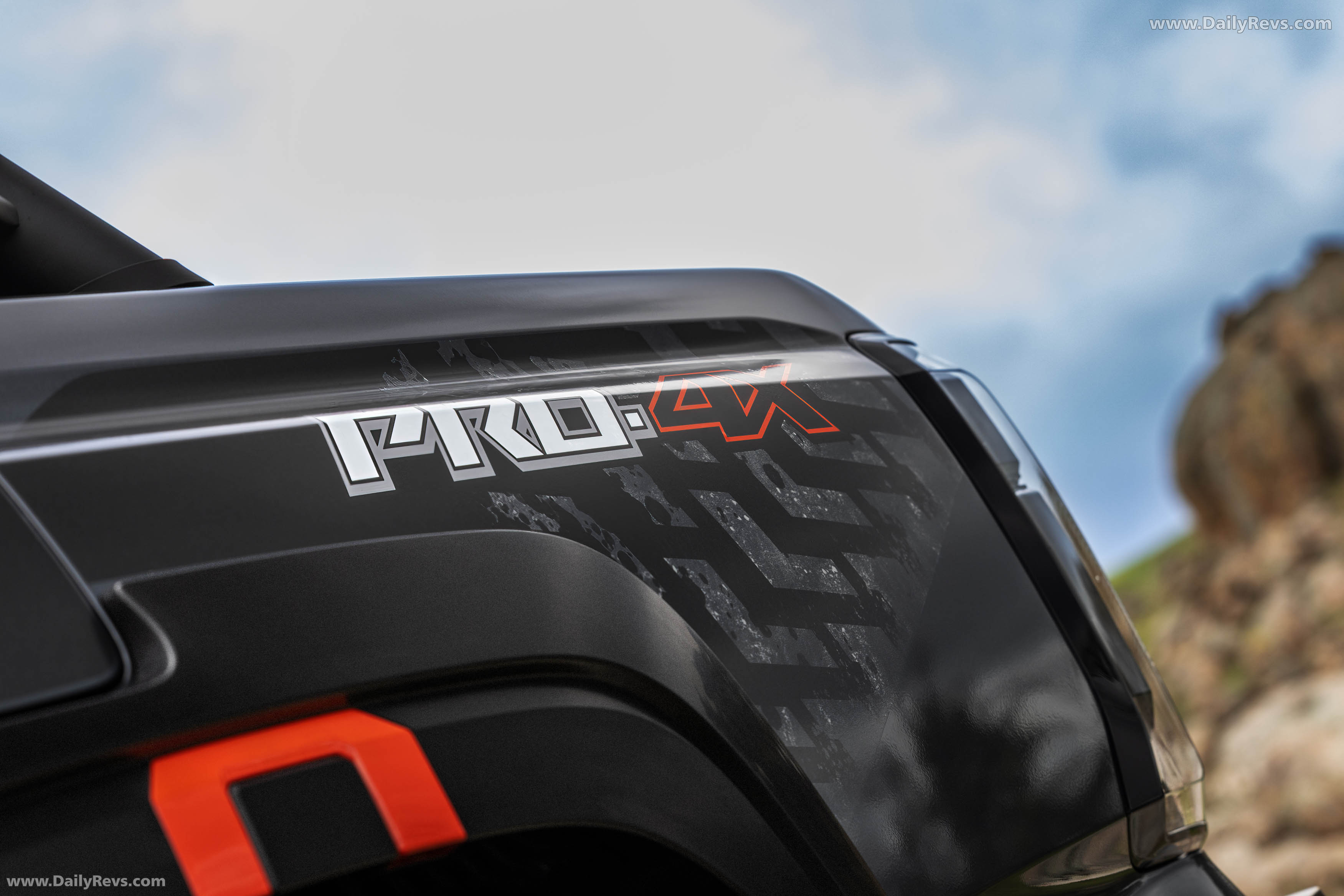 2026 Nissan Navara PRO-4X Exterior