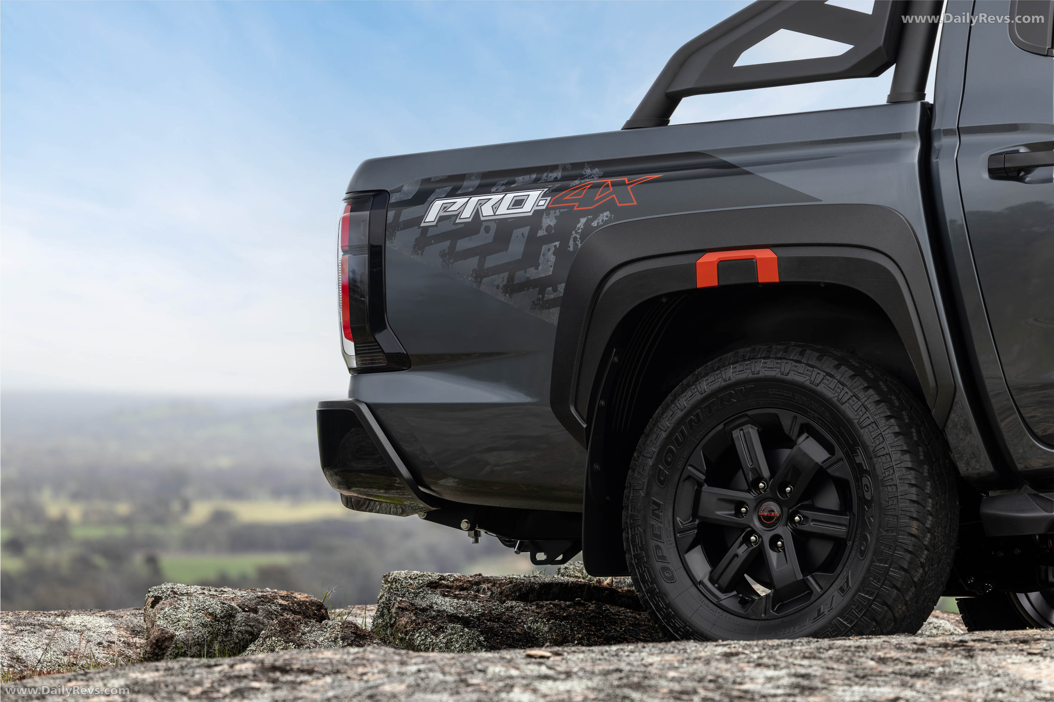2026 Nissan Navara PRO-4X Exterior