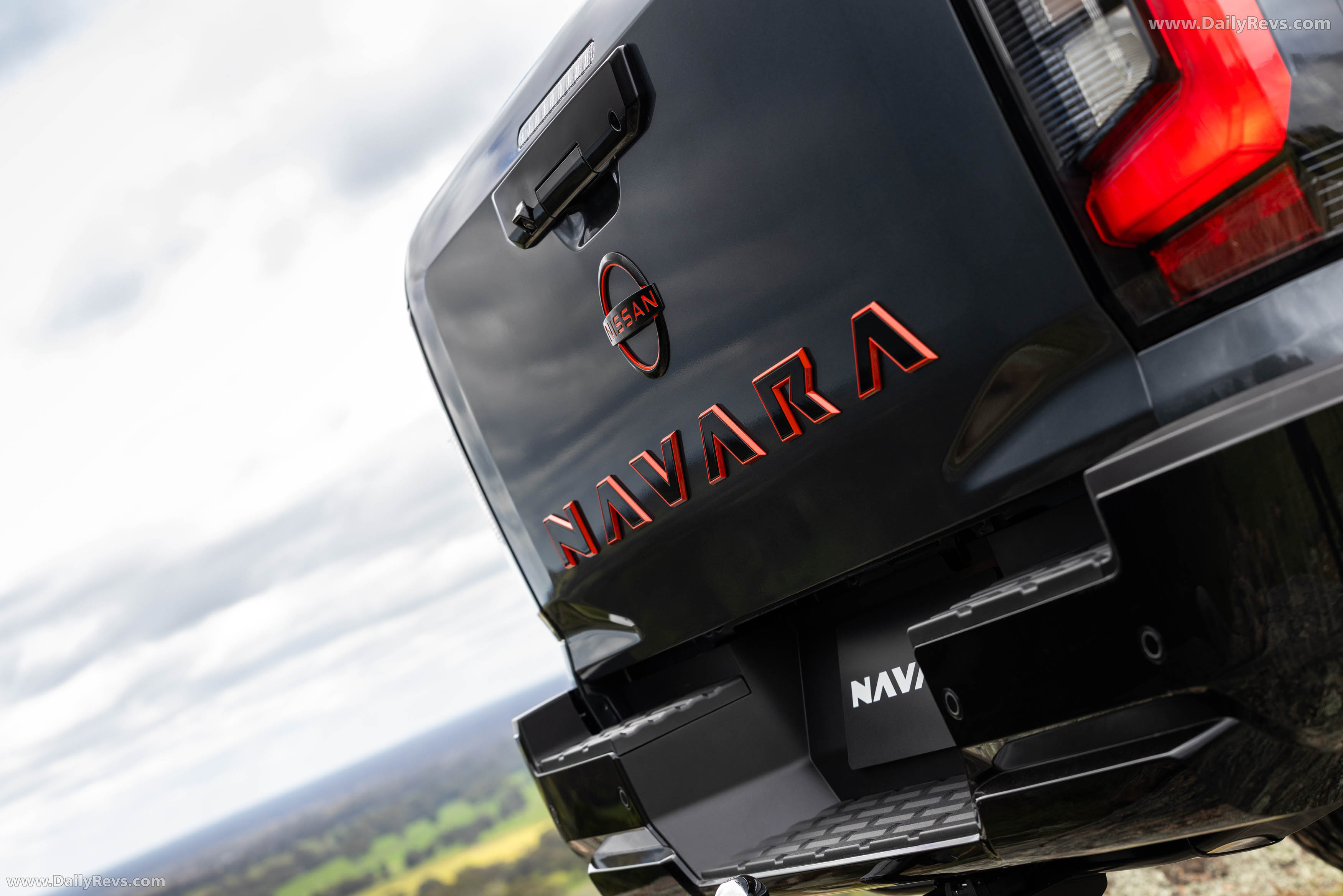 2026 Nissan Navara PRO-4X Exterior