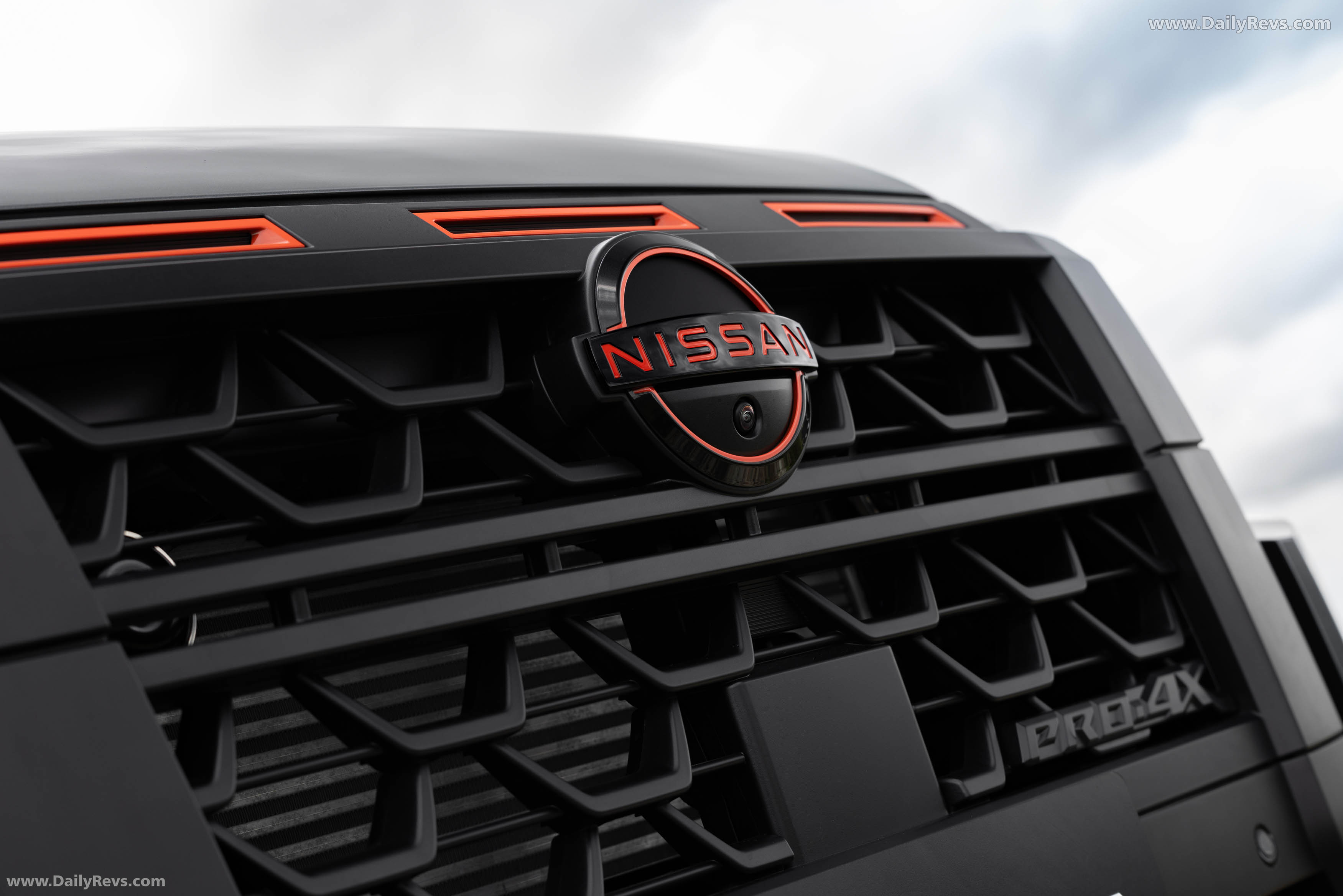 2026 Nissan Navara PRO-4X Exterior