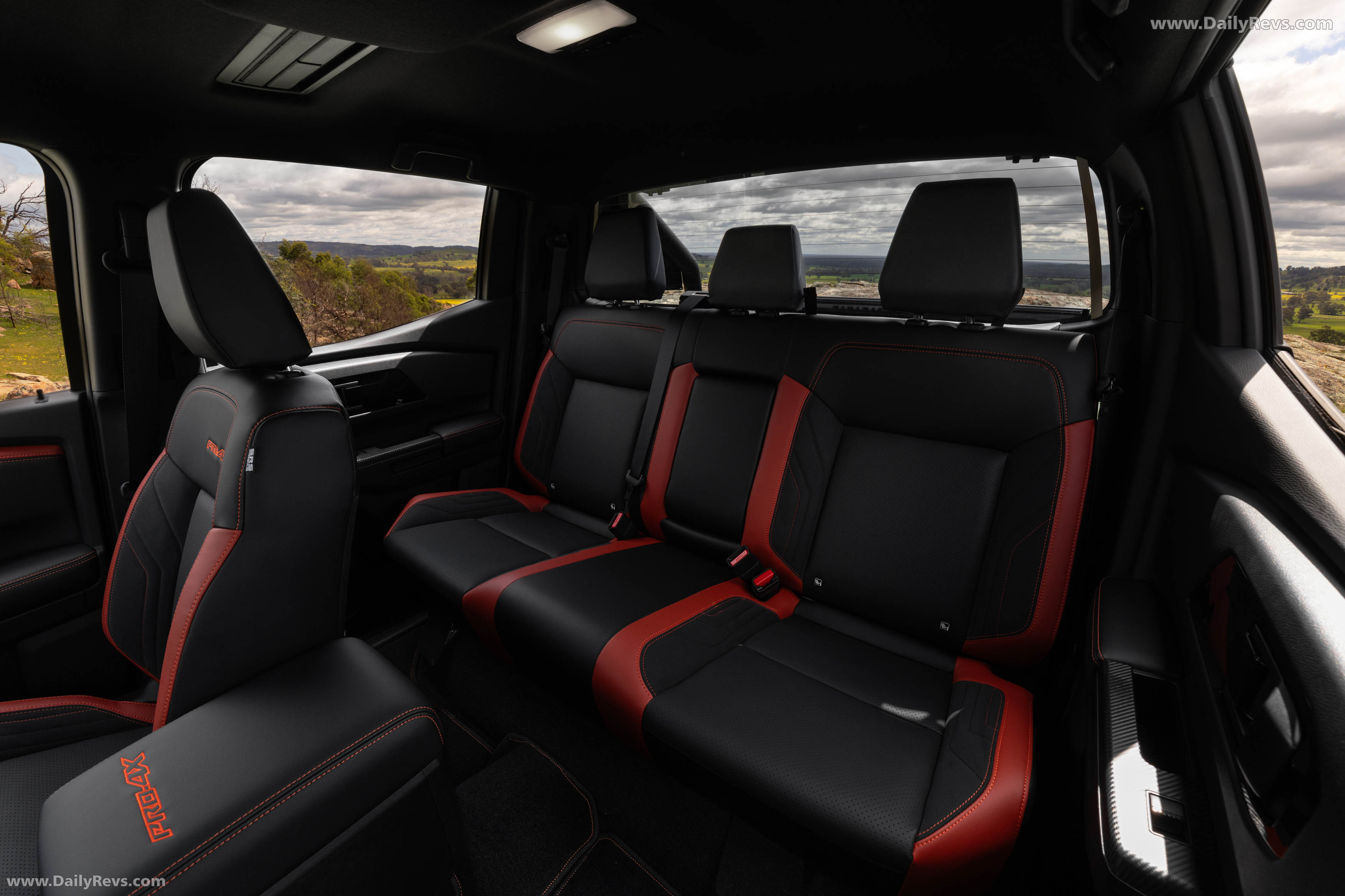 2026 Nissan Navara PRO-4X Interior