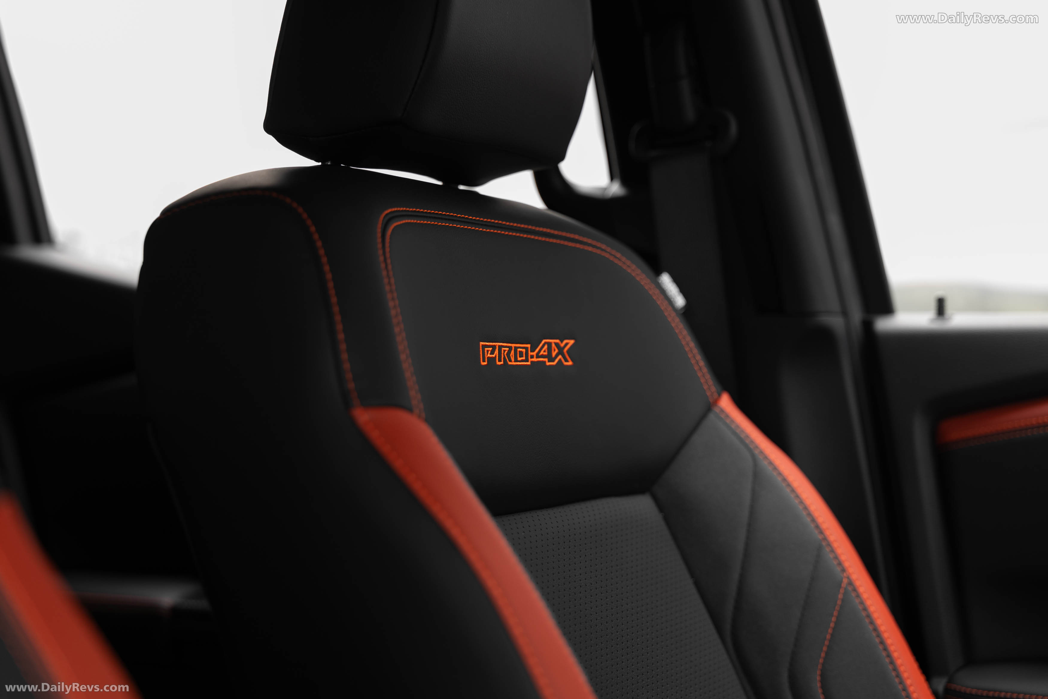 2026 Nissan Navara PRO-4X Interior