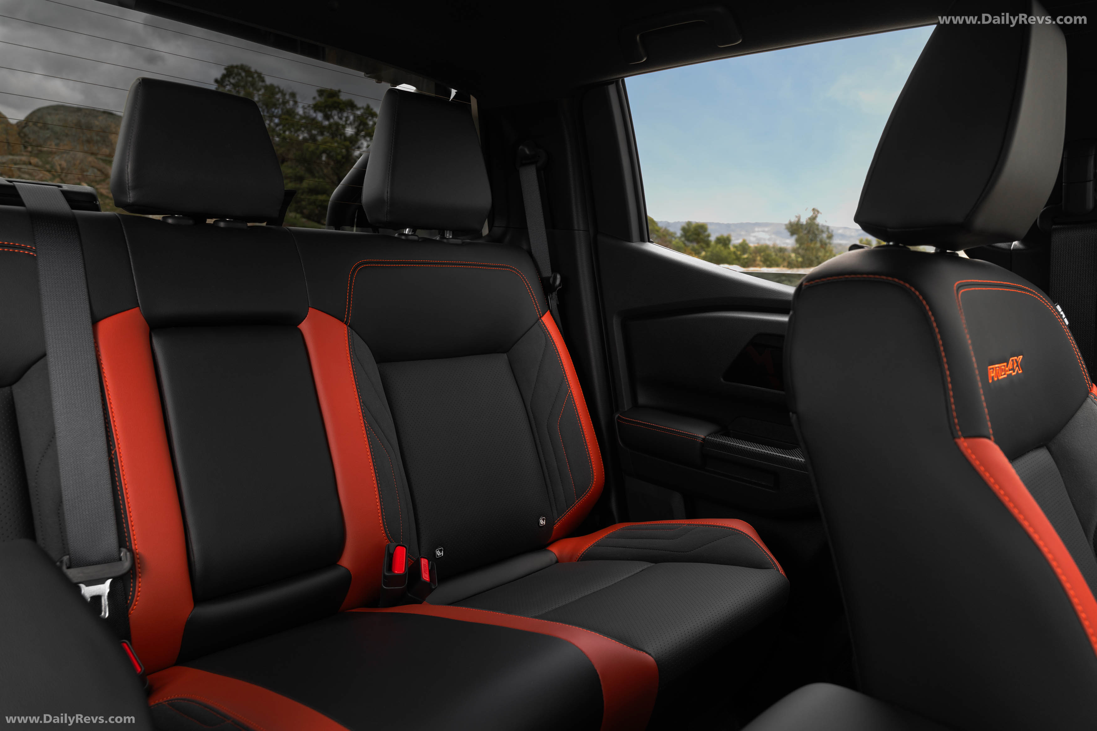 2026 Nissan Navara PRO-4X Interior