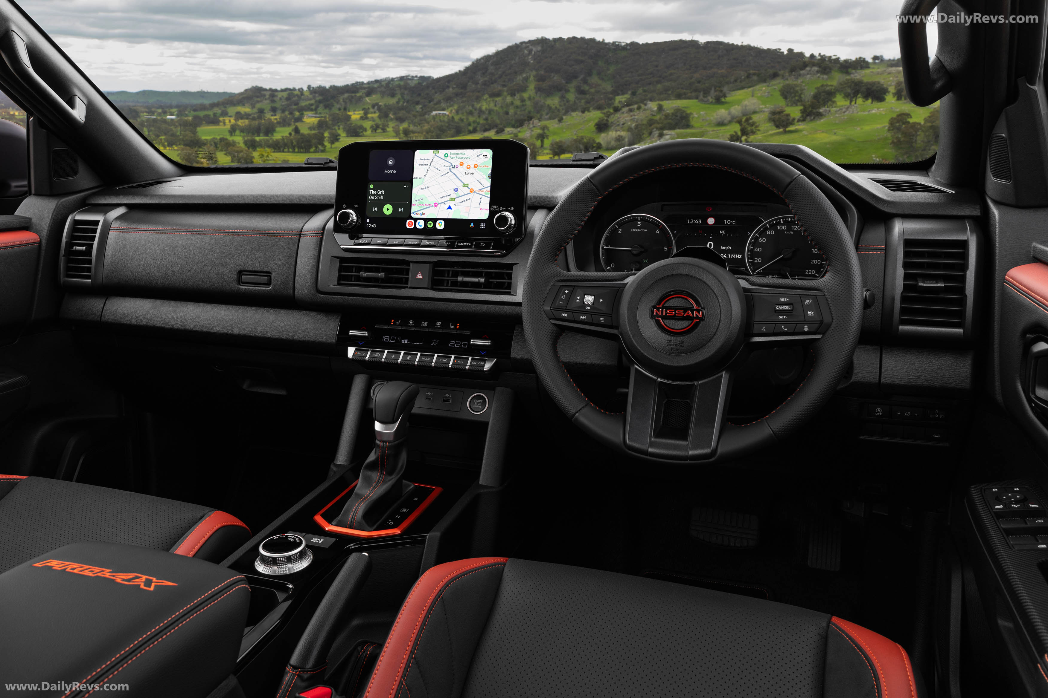 2026 Nissan Navara PRO-4X Interior