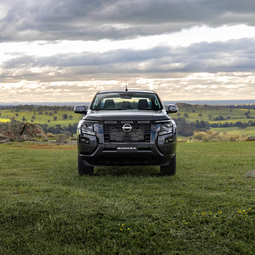 2026 Nissan Navara ST-X Front View