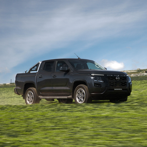 2026 Nissan Navara ST-X Front View