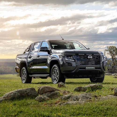 2026 Nissan Navara ST-X Front View
