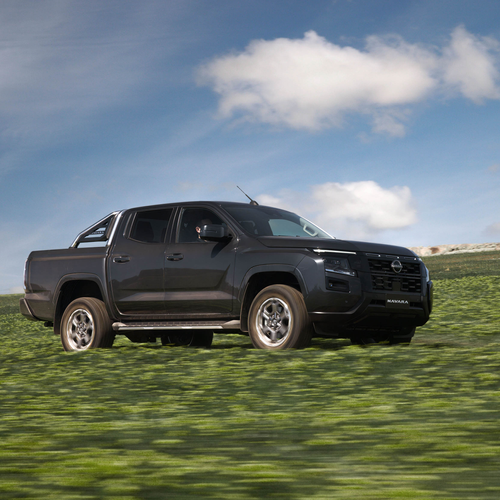 2026 Nissan Navara ST-X Front View