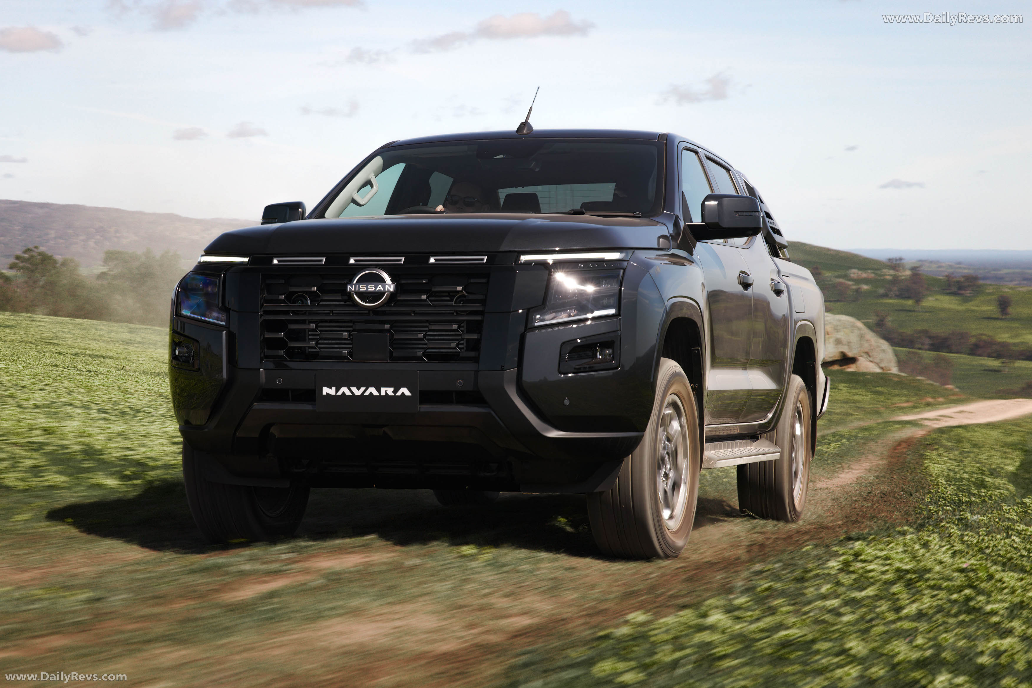 2026 Nissan Navara ST-X Front View