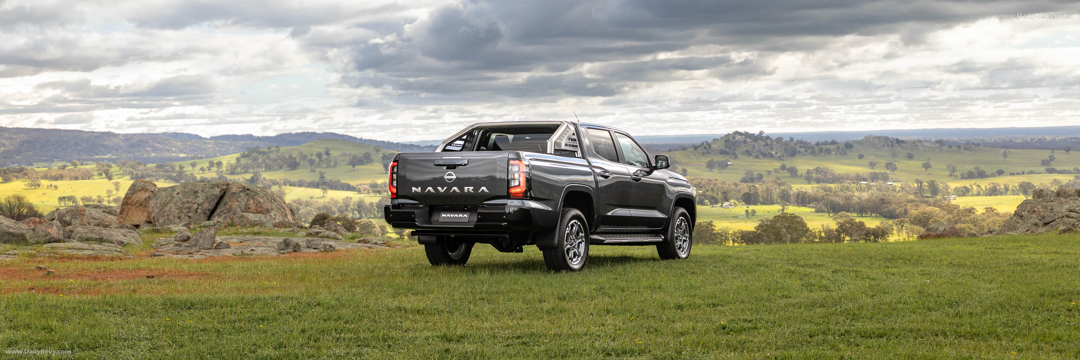 2026 Nissan Navara ST-X Rear View
