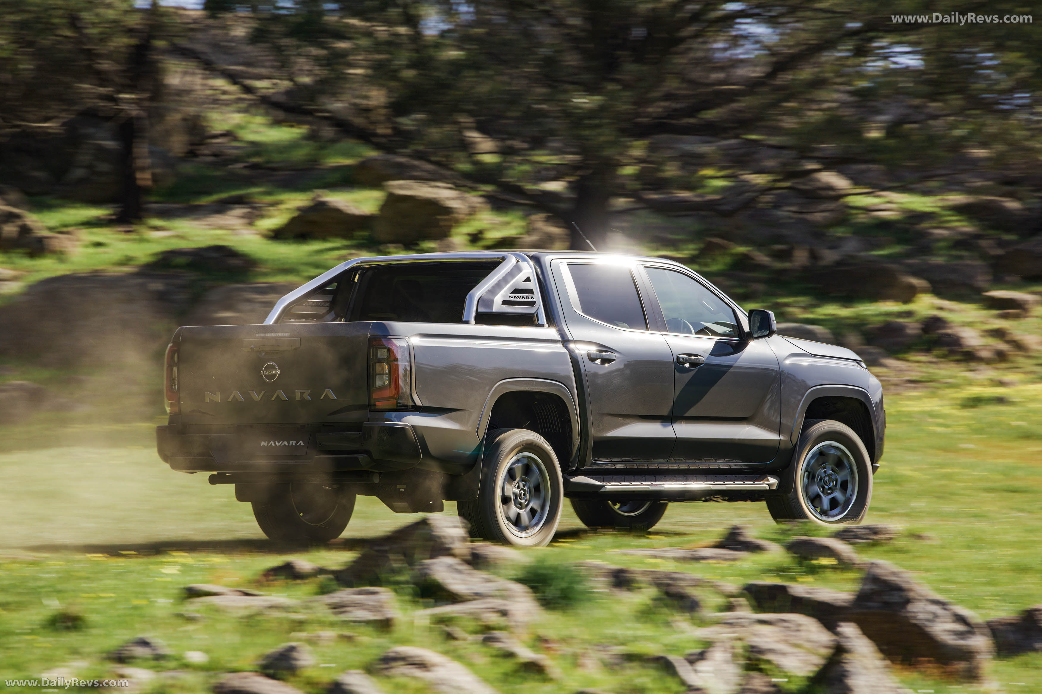 2026 Nissan Navara ST-X Rear View