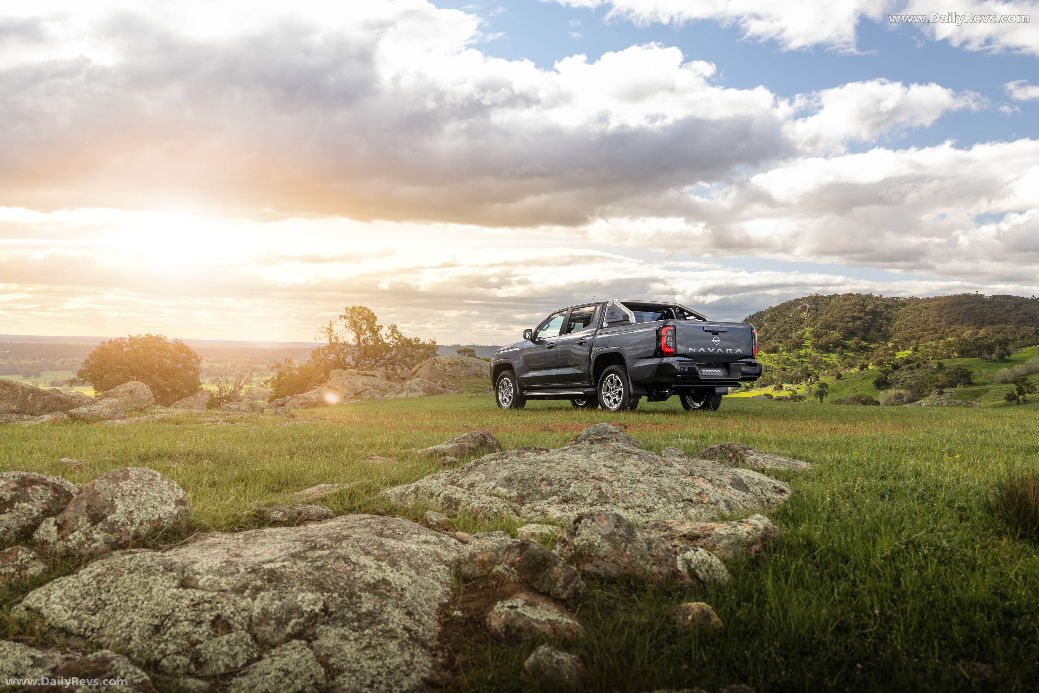 2026 Nissan Navara ST-X Rear View