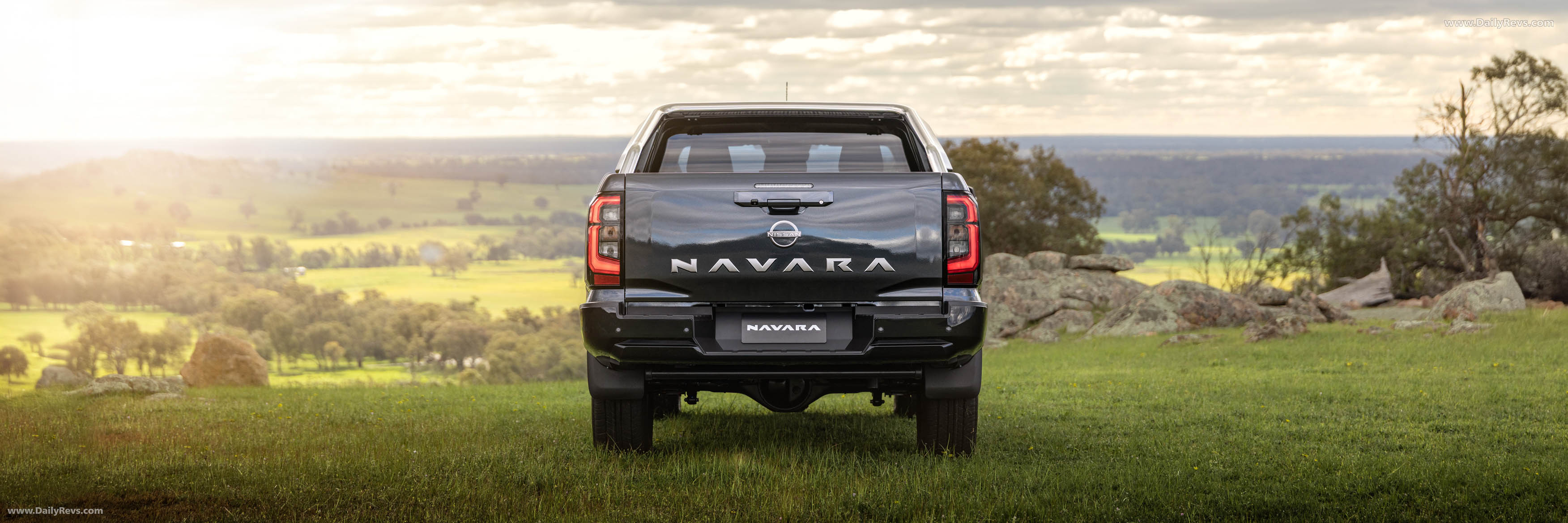 2026 Nissan Navara ST-X Rear View