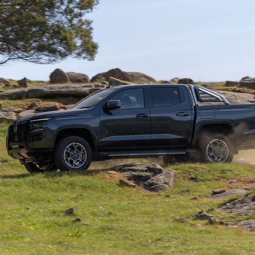 2026 Nissan Navara ST-X Side View