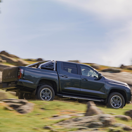 2026 Nissan Navara ST-X Side View