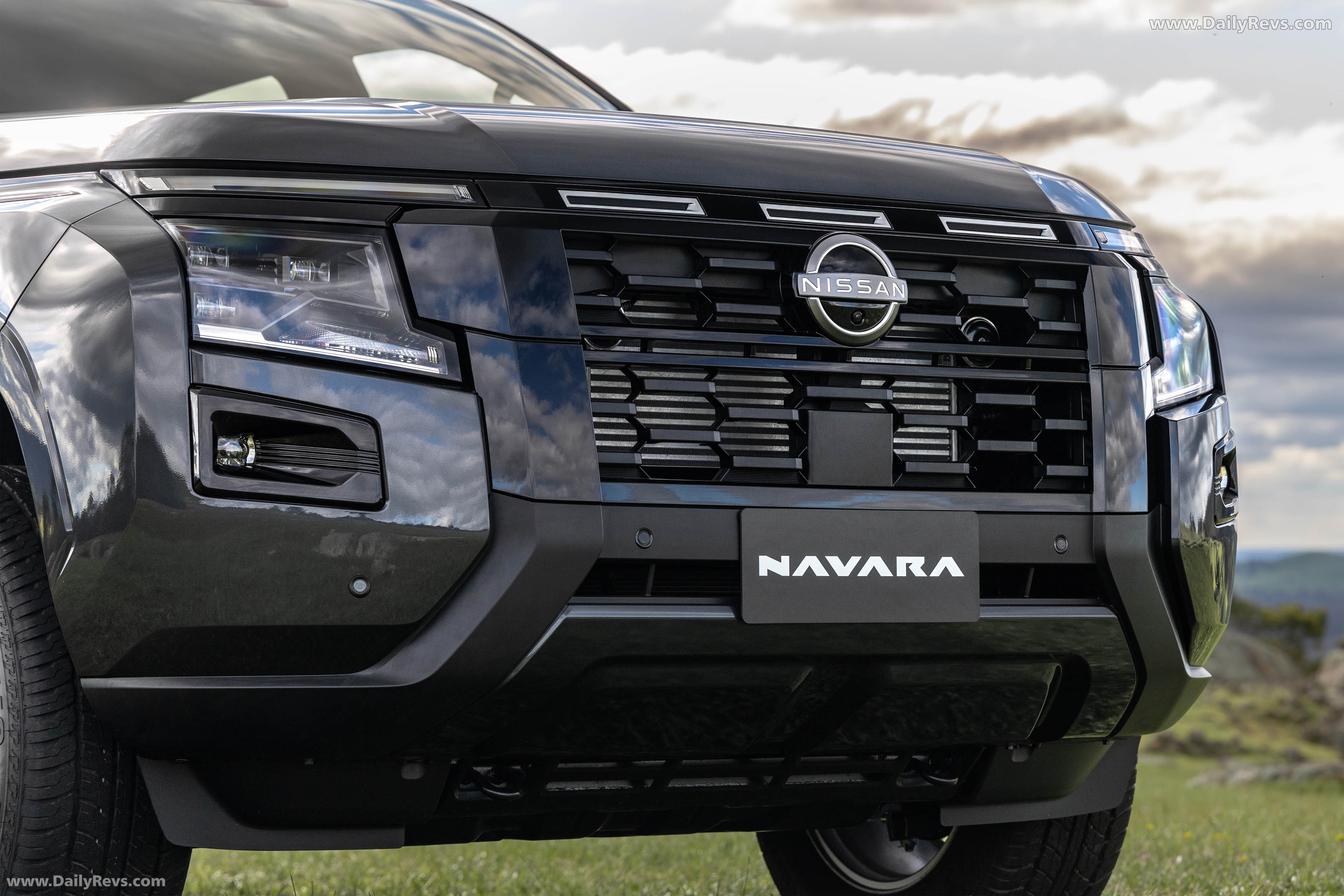 2026 Nissan Navara ST-X Exterior