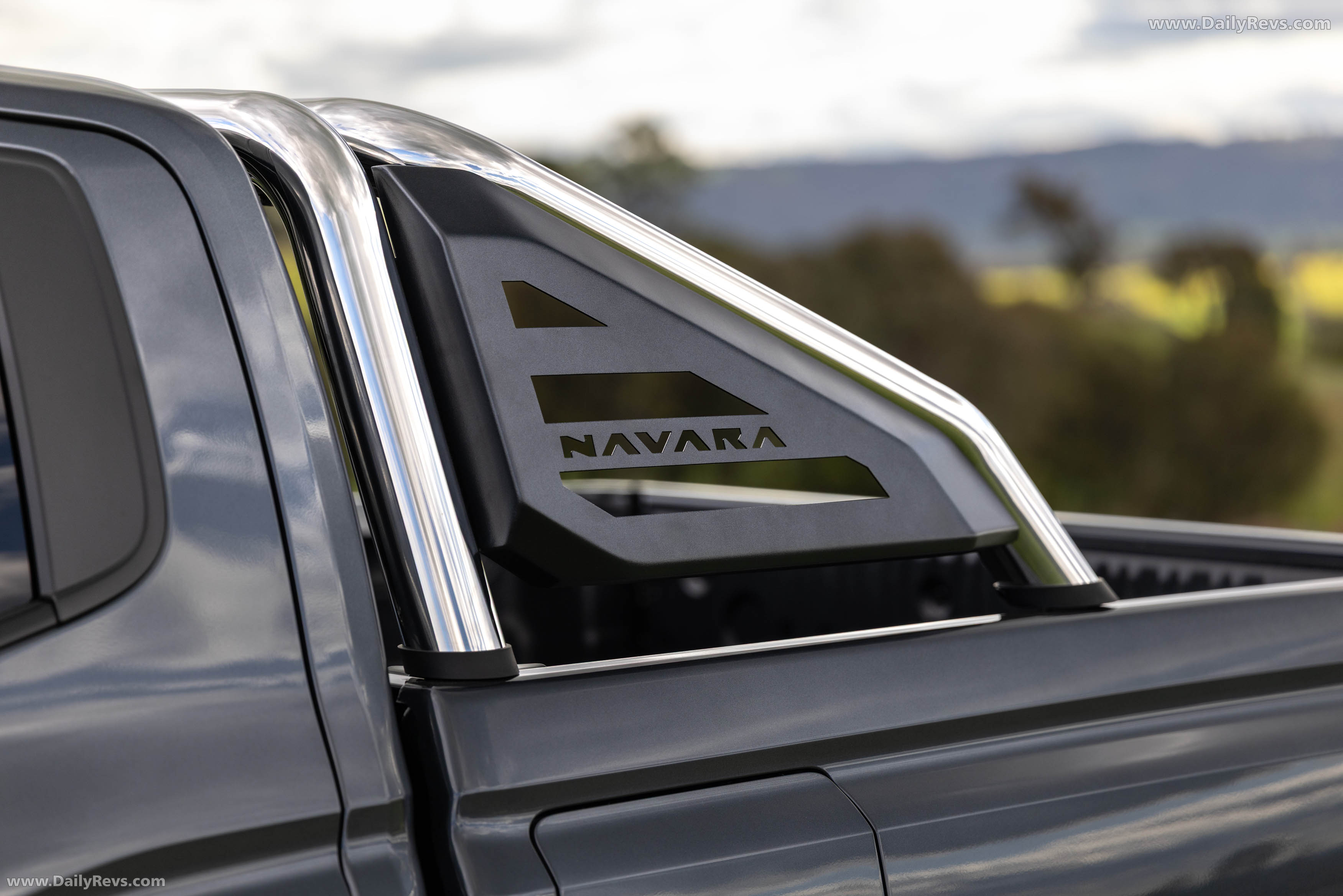 2026 Nissan Navara ST-X Exterior