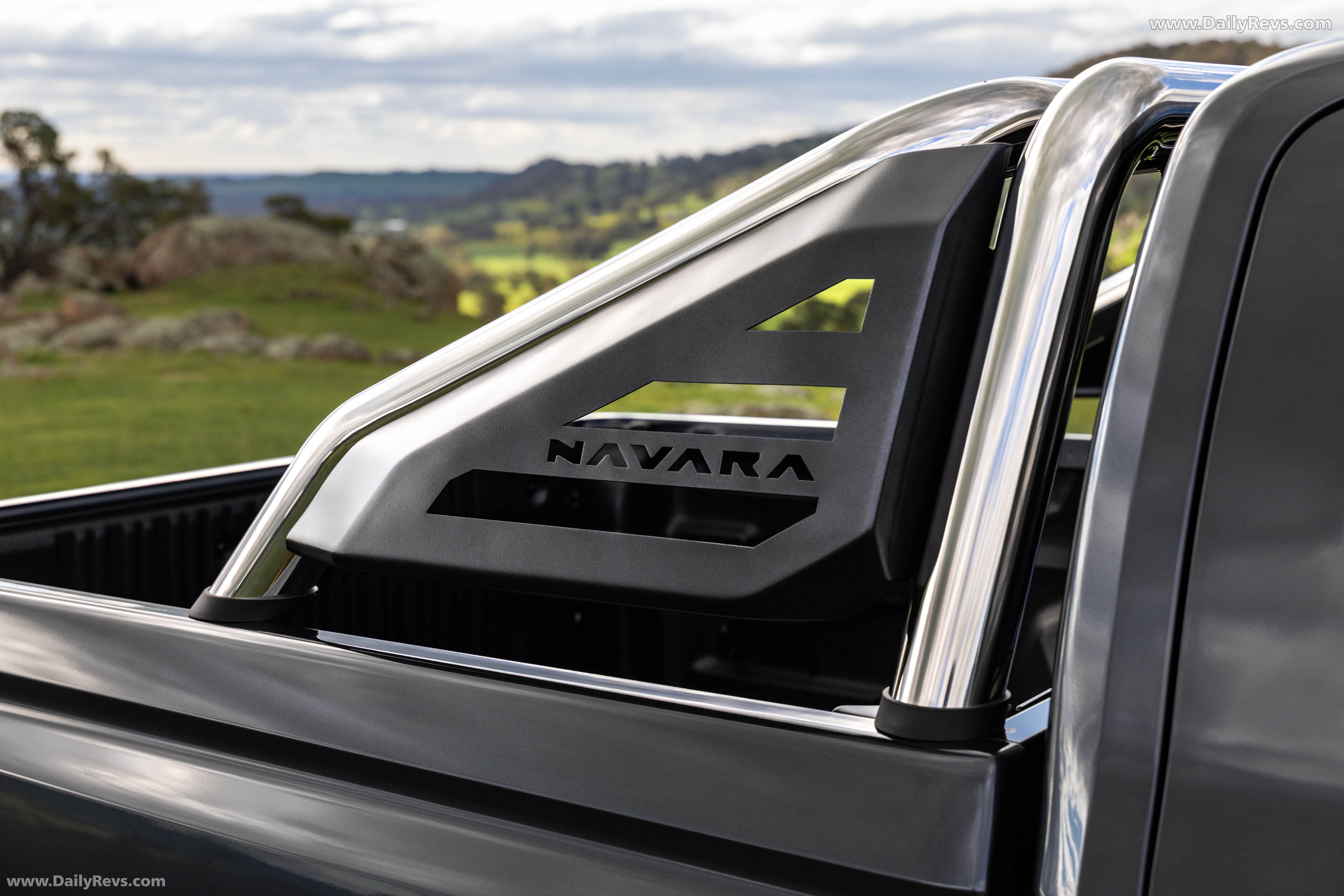2026 Nissan Navara ST-X Exterior