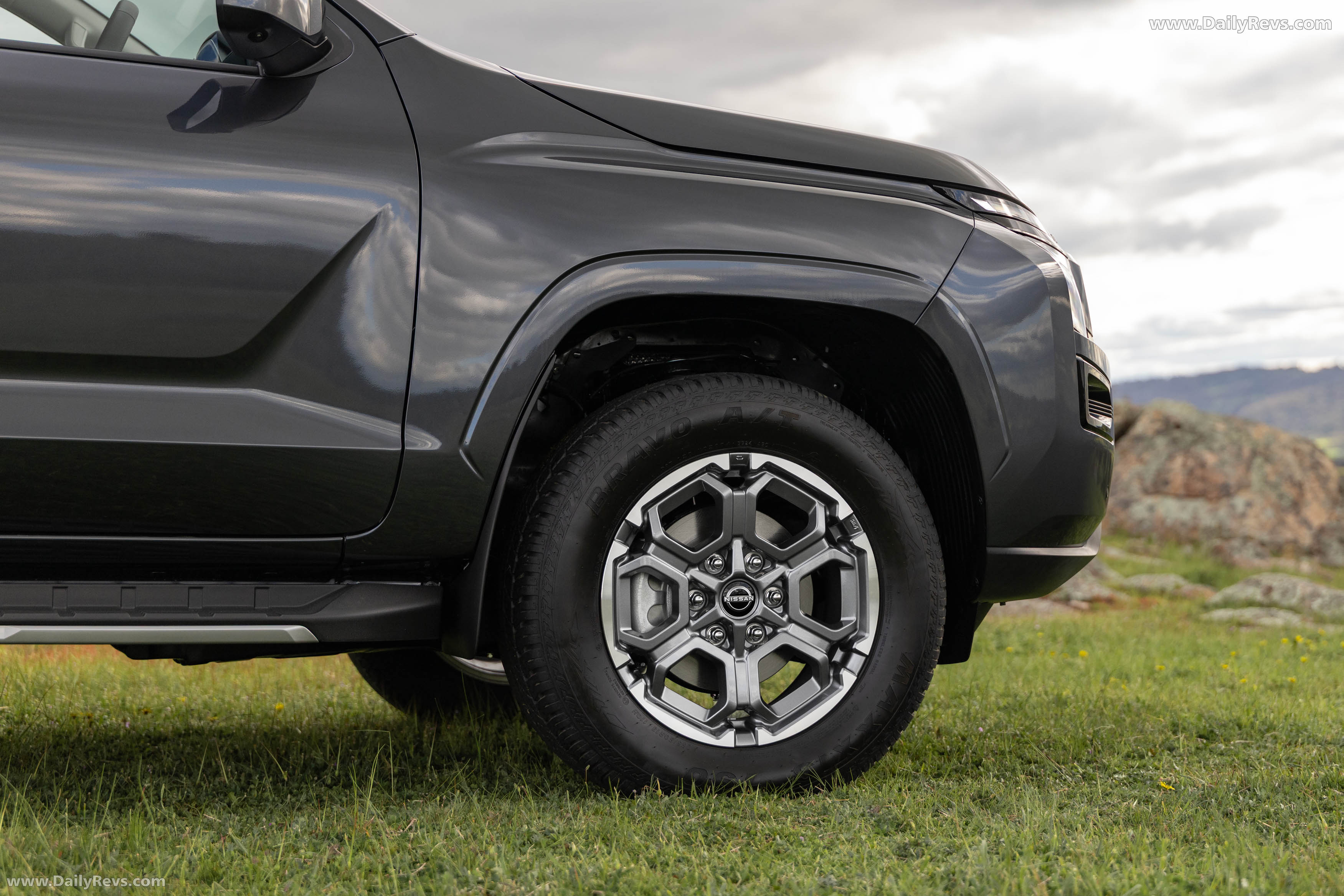 2026 Nissan Navara ST-X Exterior