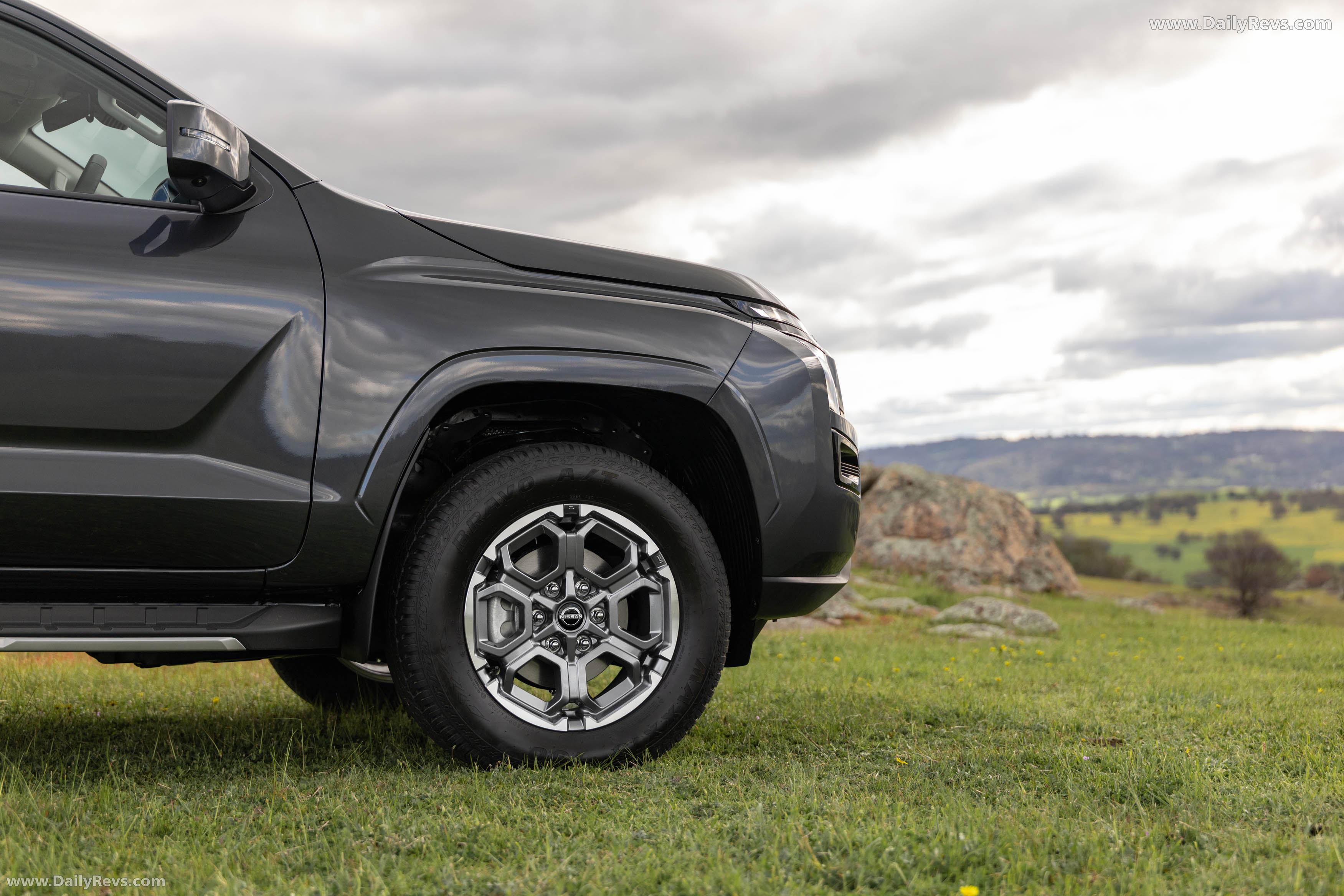 2026 Nissan Navara ST-X Exterior