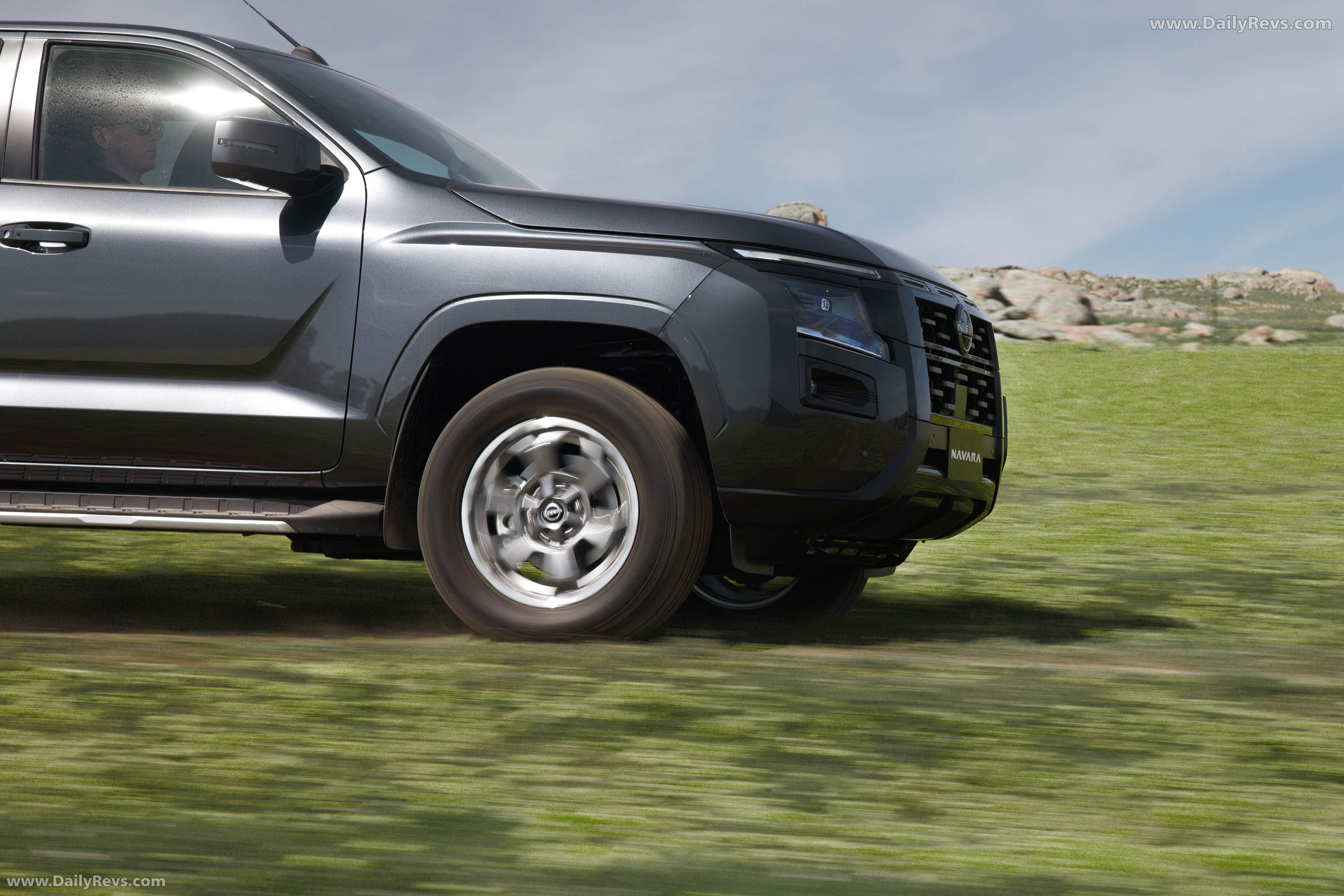 2026 Nissan Navara ST-X Exterior