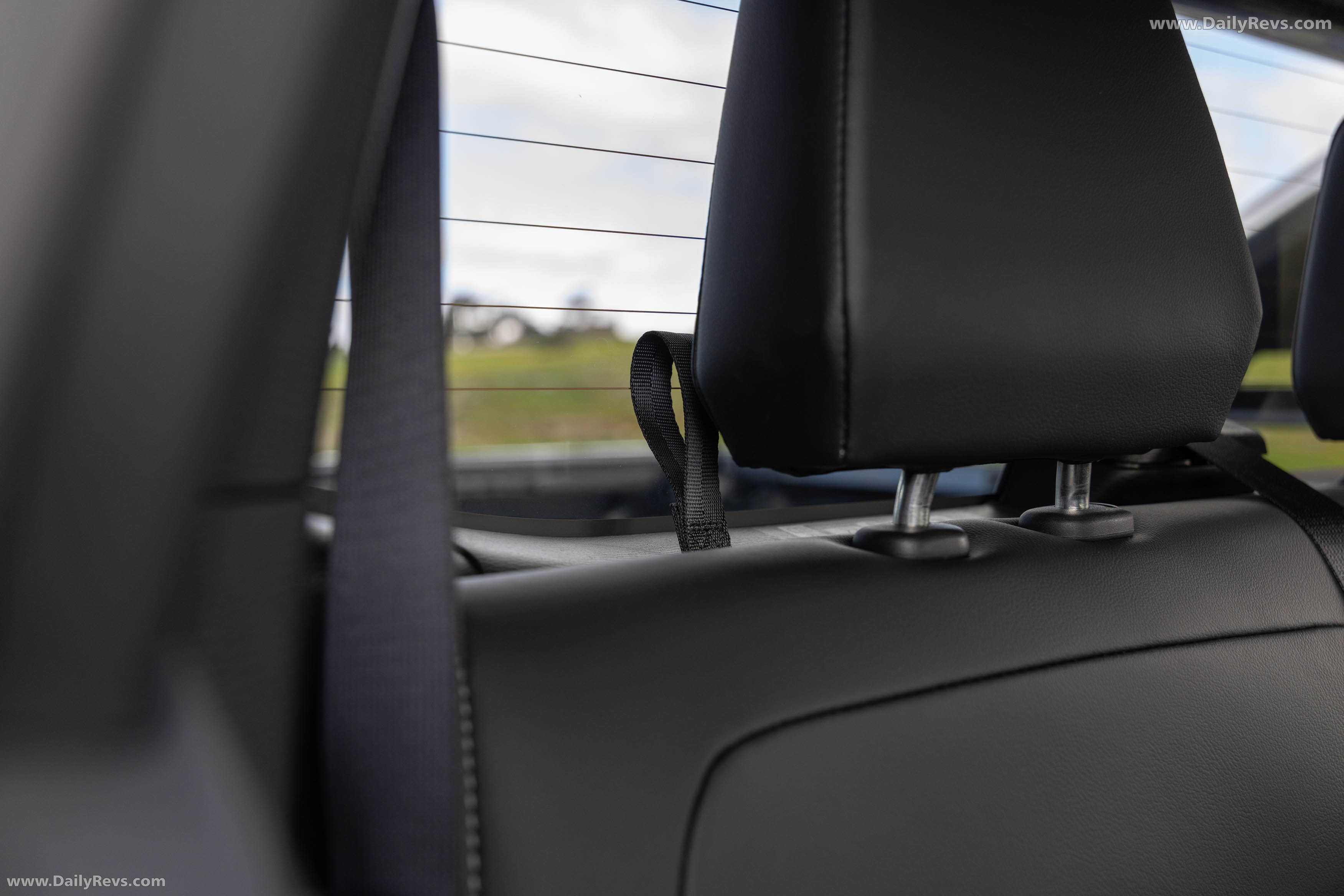 2026 Nissan Navara ST-X Interior
